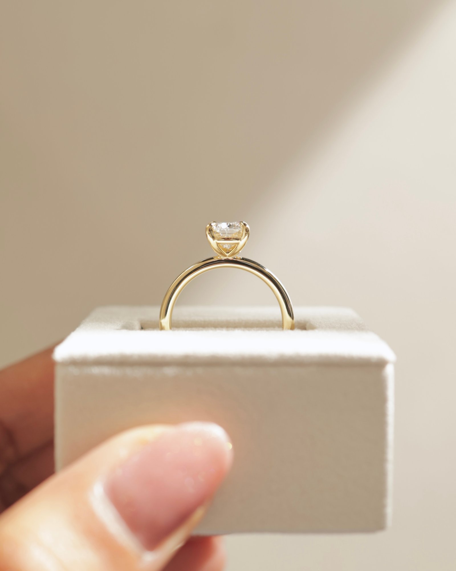 18k Yellow Gold | High Set | 1.5ct - E - VVS2 Elongated Cushion Lab Diamond