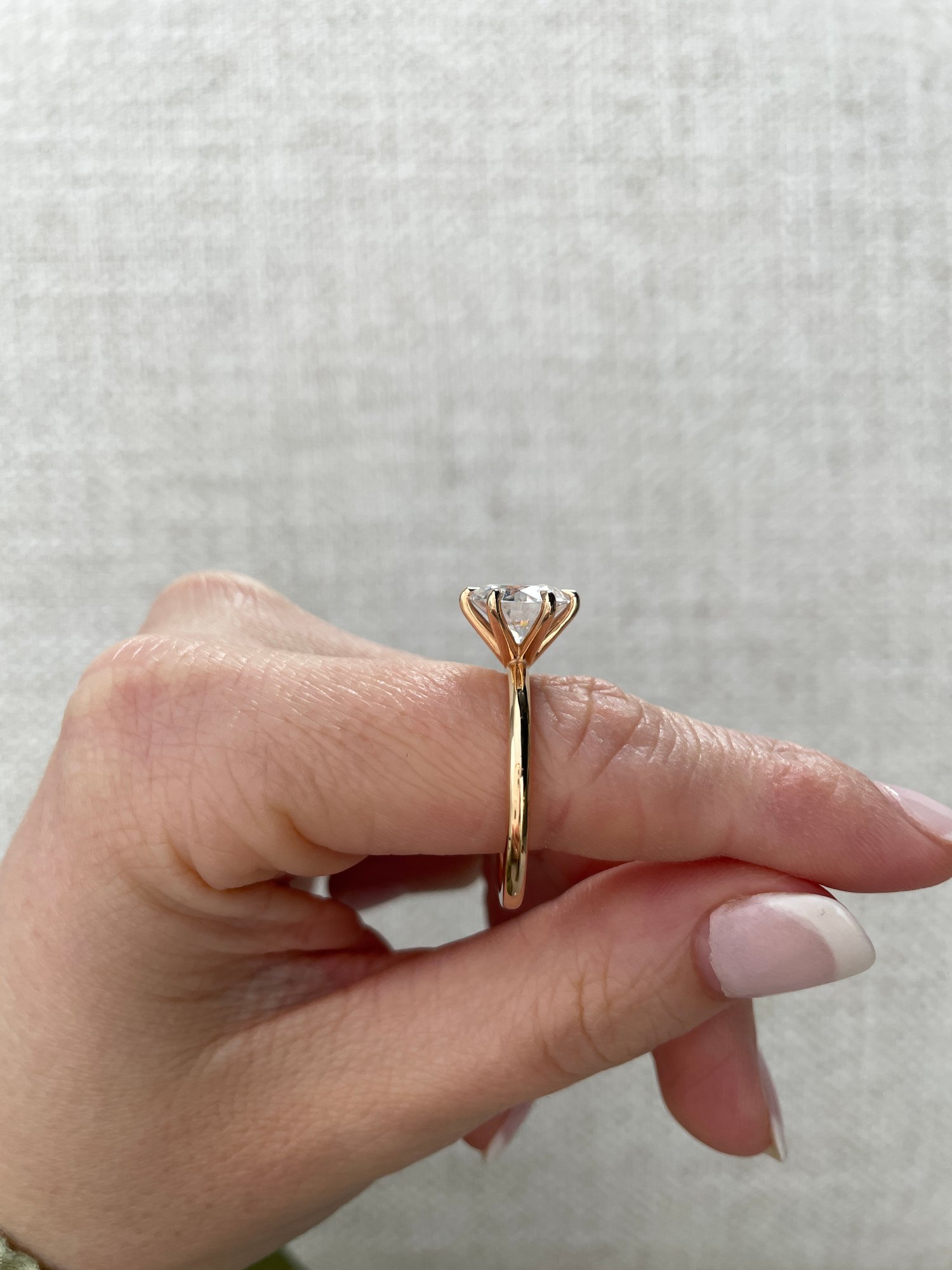 18k Rose Gold | 9mm Round Moissanite