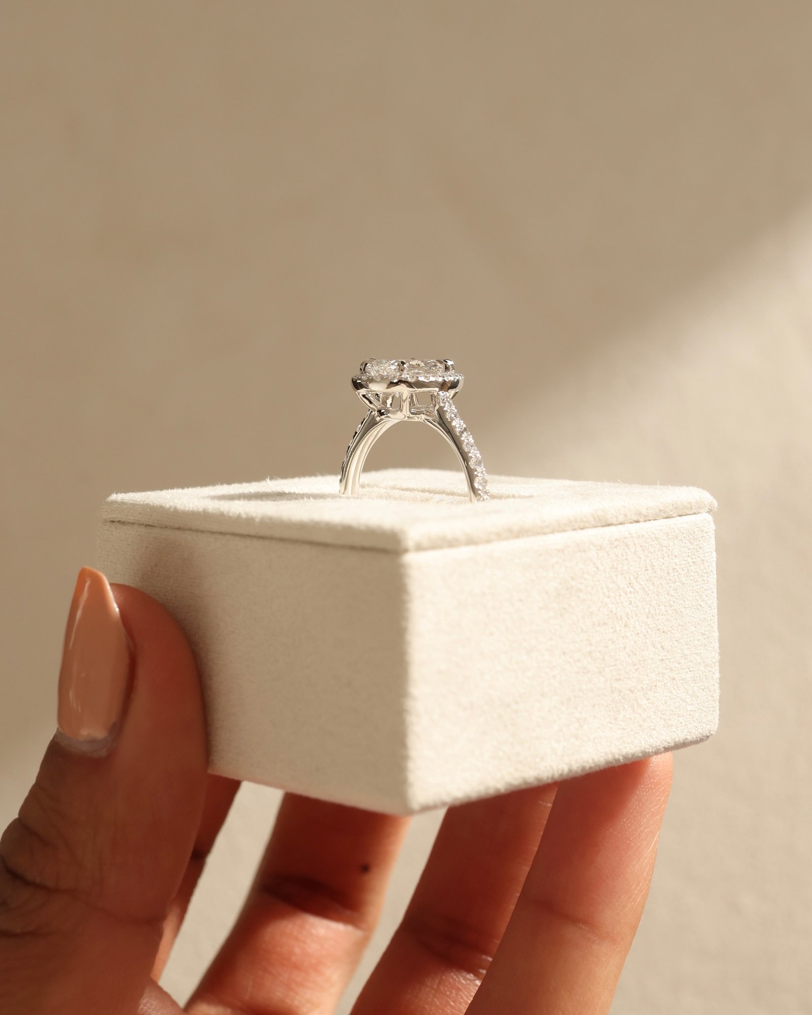 Platinum | 1.5ct - F - VVS2 Pear Lab Diamond | Lab Diamond side stones