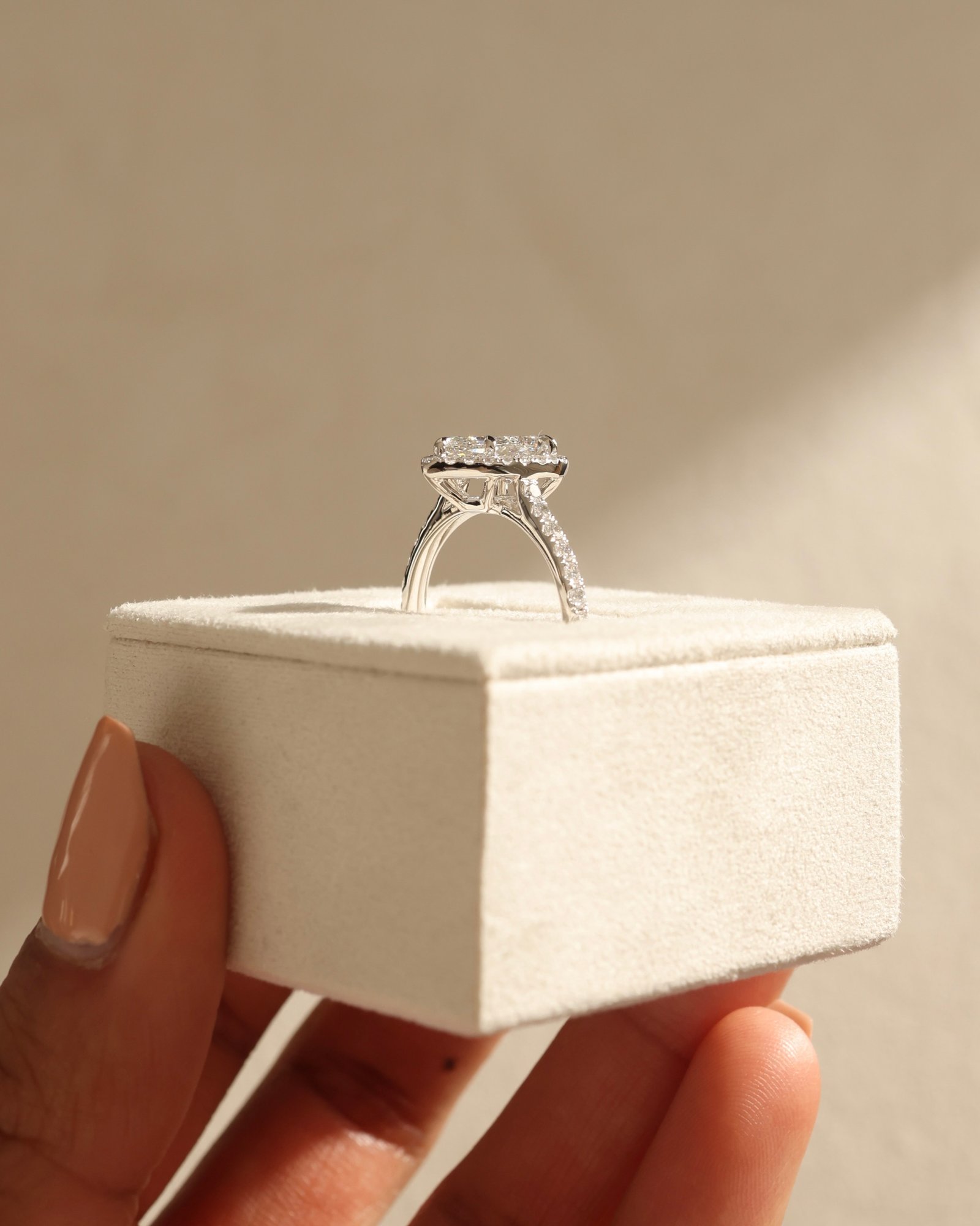 Platinum | 1.5ct - F - VVS2 Pear Lab Diamond | Lab Diamond side stones