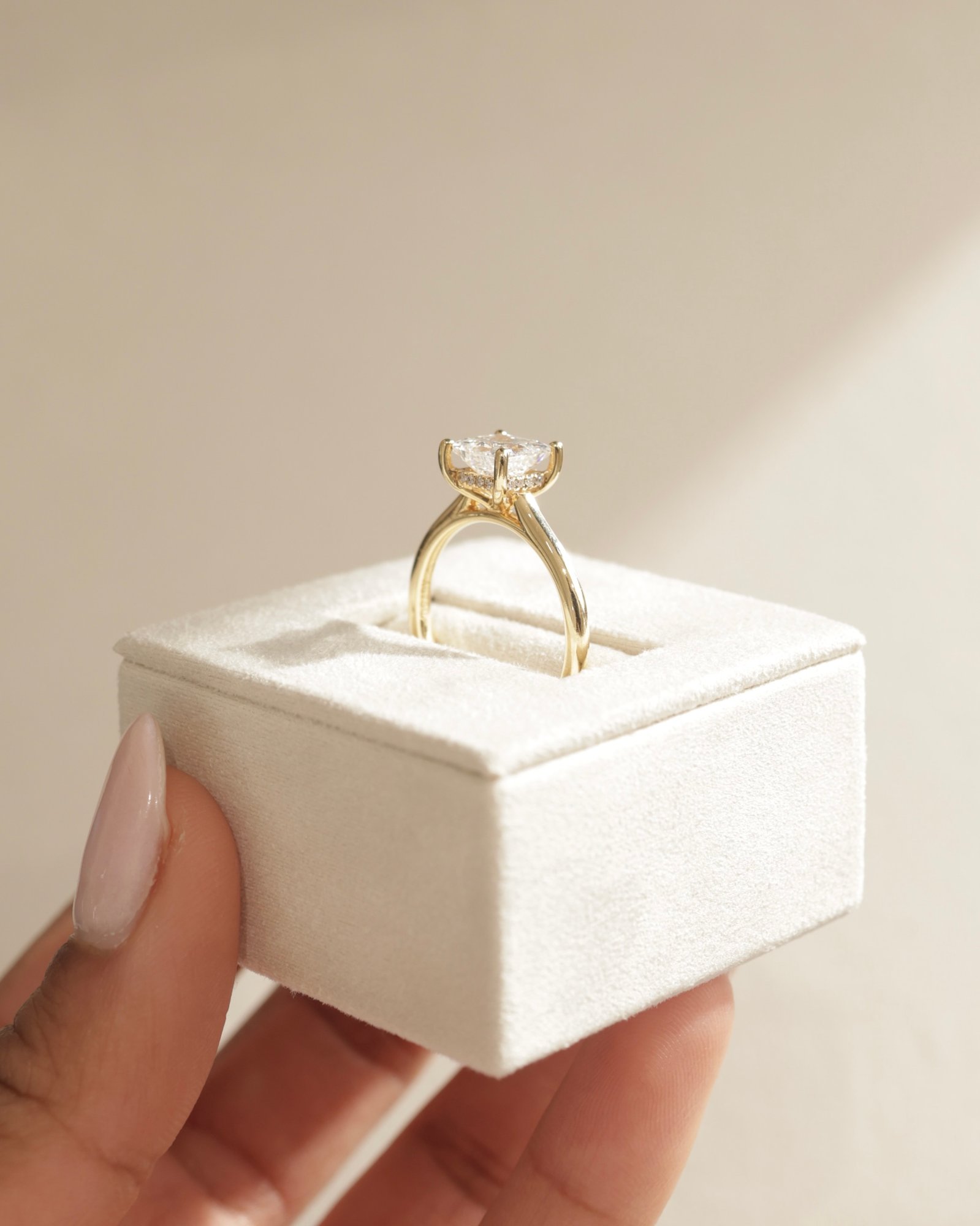 18k Yellow Gold | 1.5ct - D - VS2 Princess Lab Diamond | Lab Diamond side stones