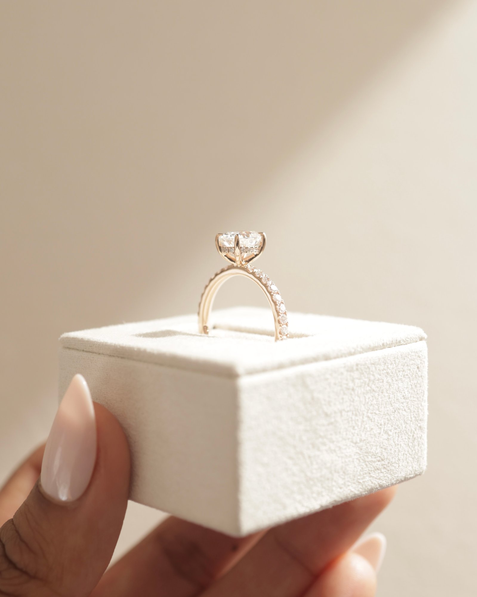 18k Rose Gold | 8x6mm Oval Moissanite | Lab Diamond side stones