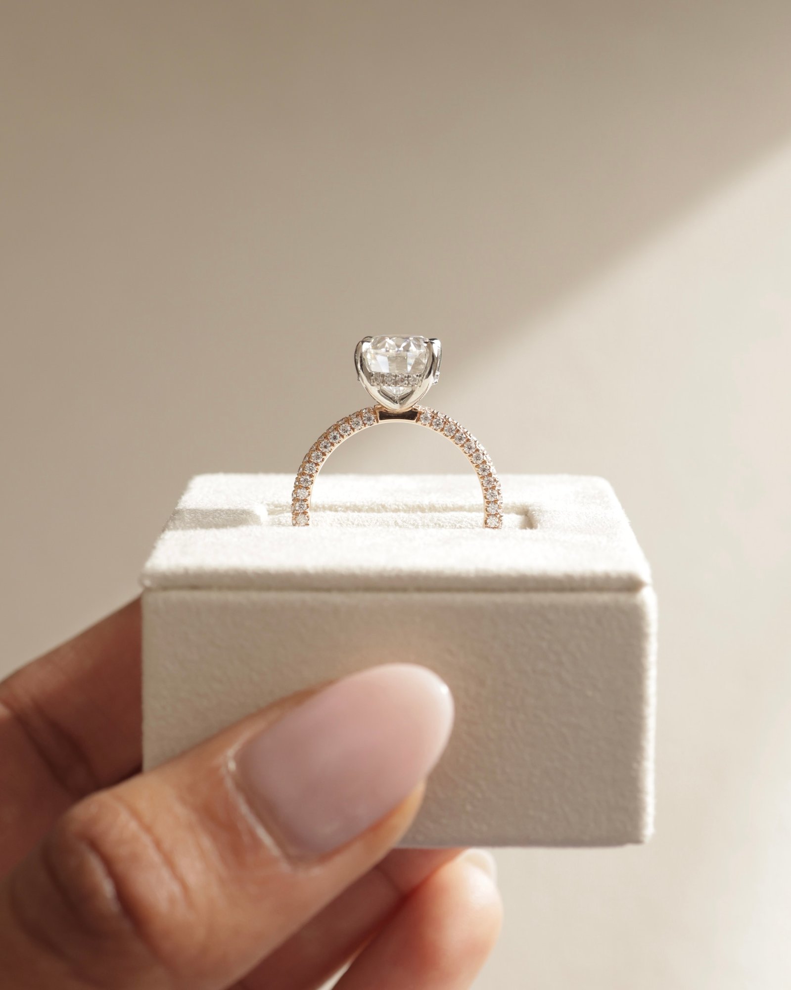 18k Rose Gold / Platinum | 11x8mm Oval Moissanite | Moissanite side stones