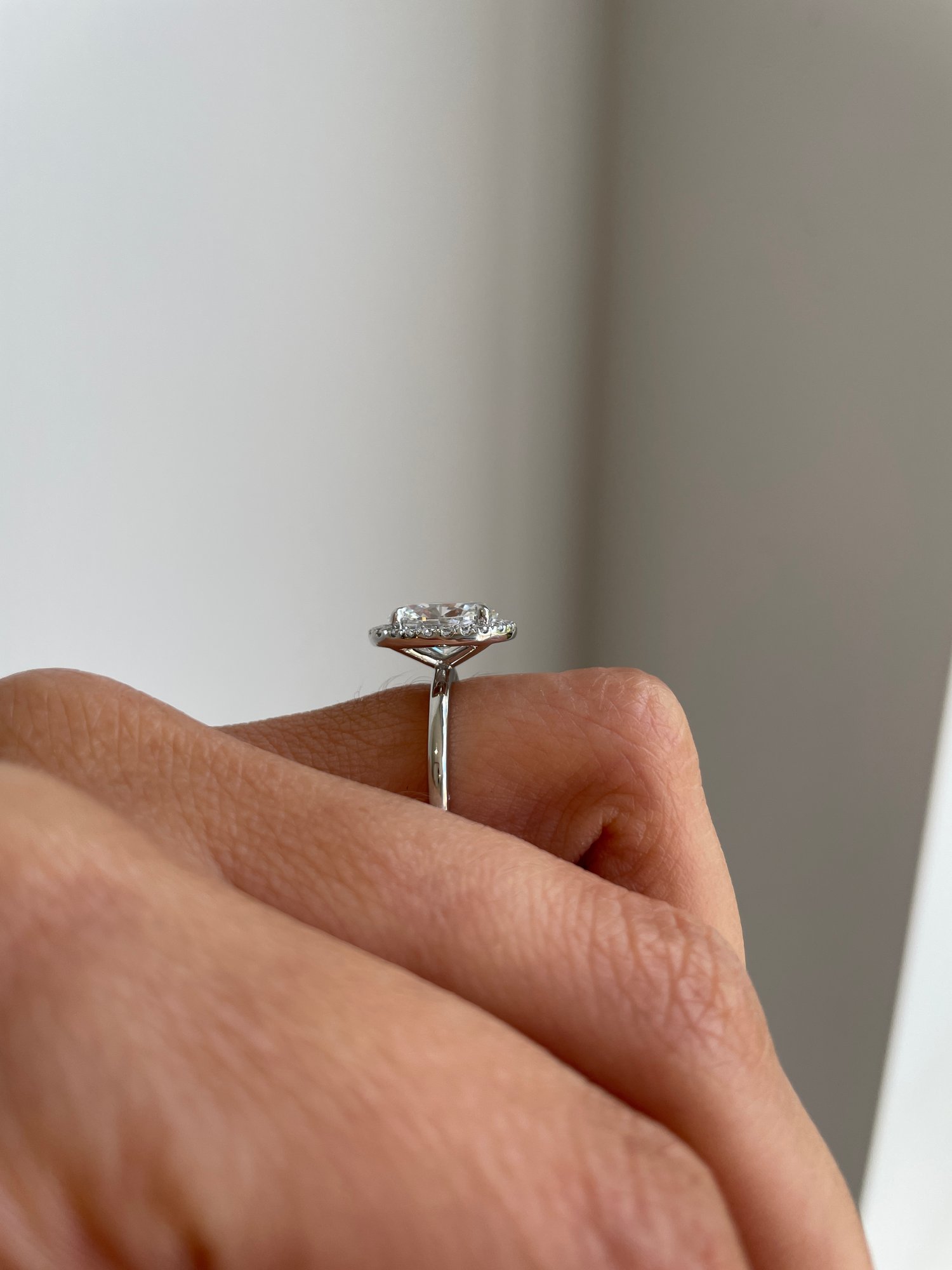 Platinum | 2ct - E - VS1 Oval Lab Diamond | Lab Diamond side stones