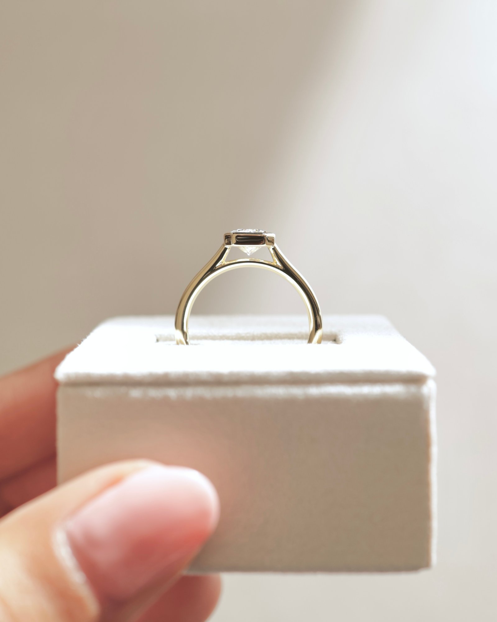 18k Yellow Gold | 1.36ct - E - VS1 Radiant Lab Diamond