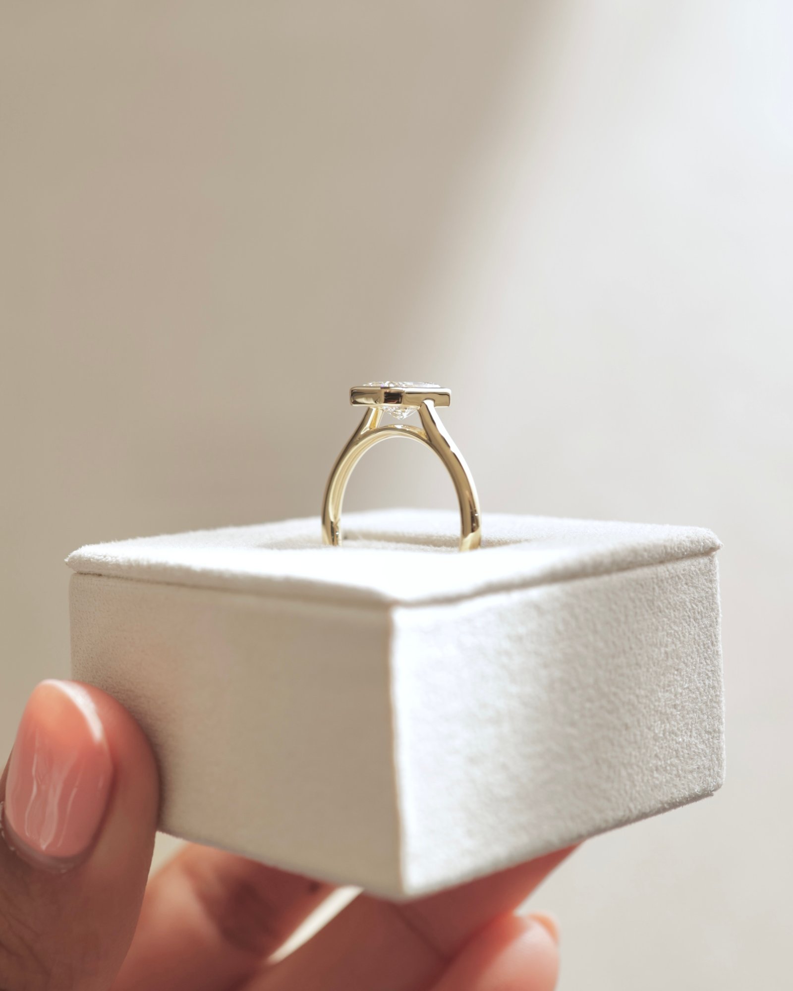 18k Yellow Gold | 1.36ct - E - VS1 Radiant Lab Diamond