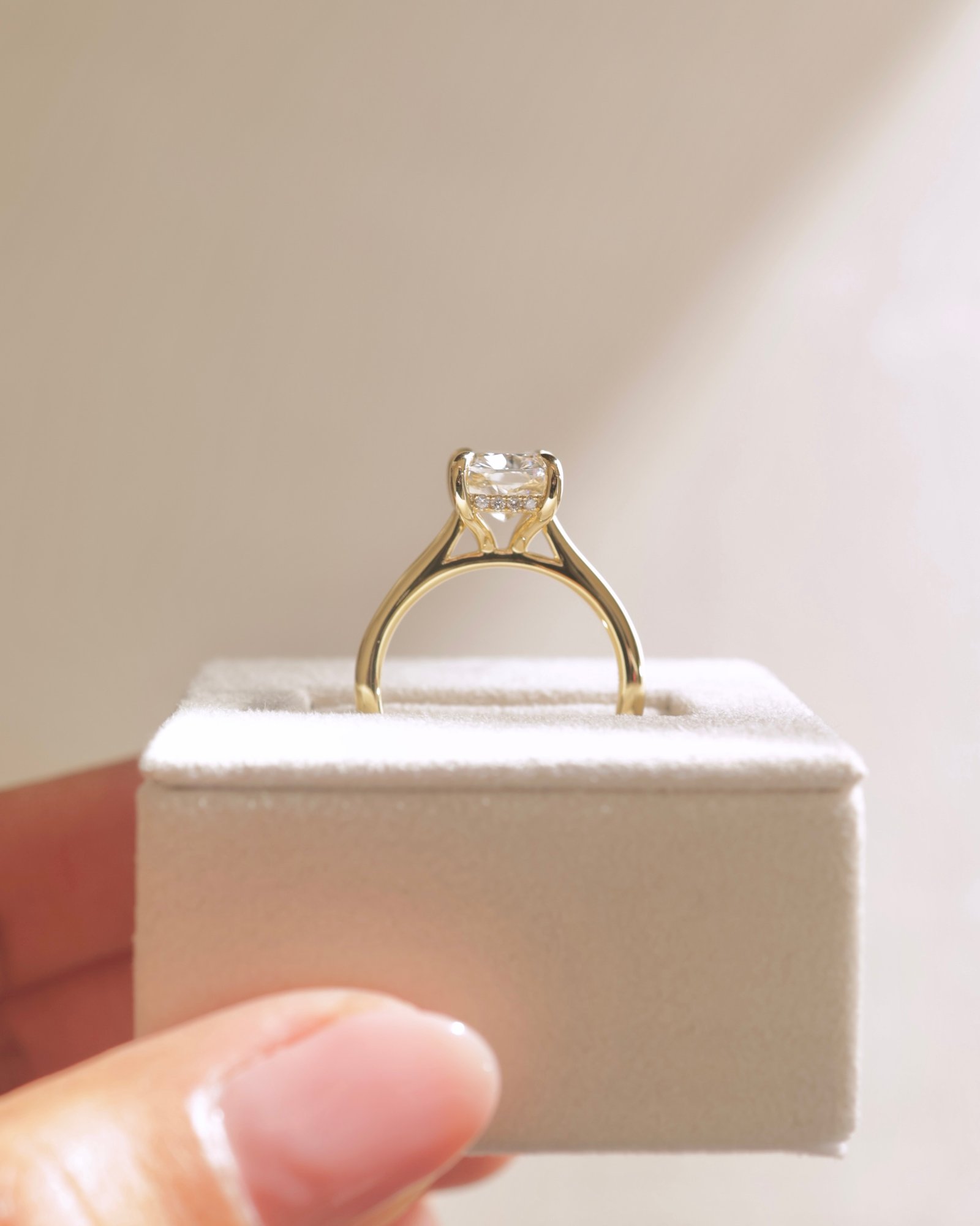 18k Yellow Gold | 3.06ct - F - VS1 Elongated Cushion Lab Diamond | Lab Diamond side stones