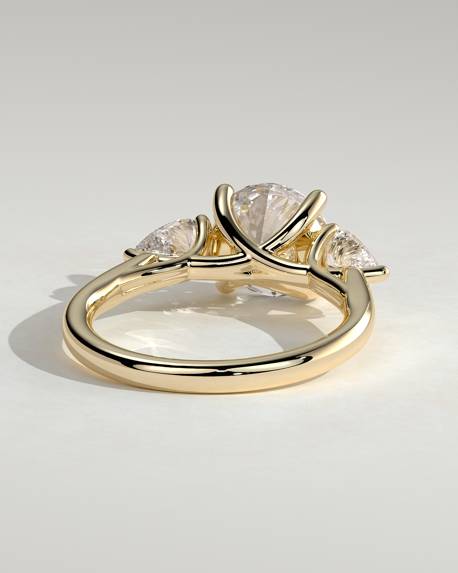 Adelyn - Round Trilogy with Trellis Setting - 18k Yellow Gold