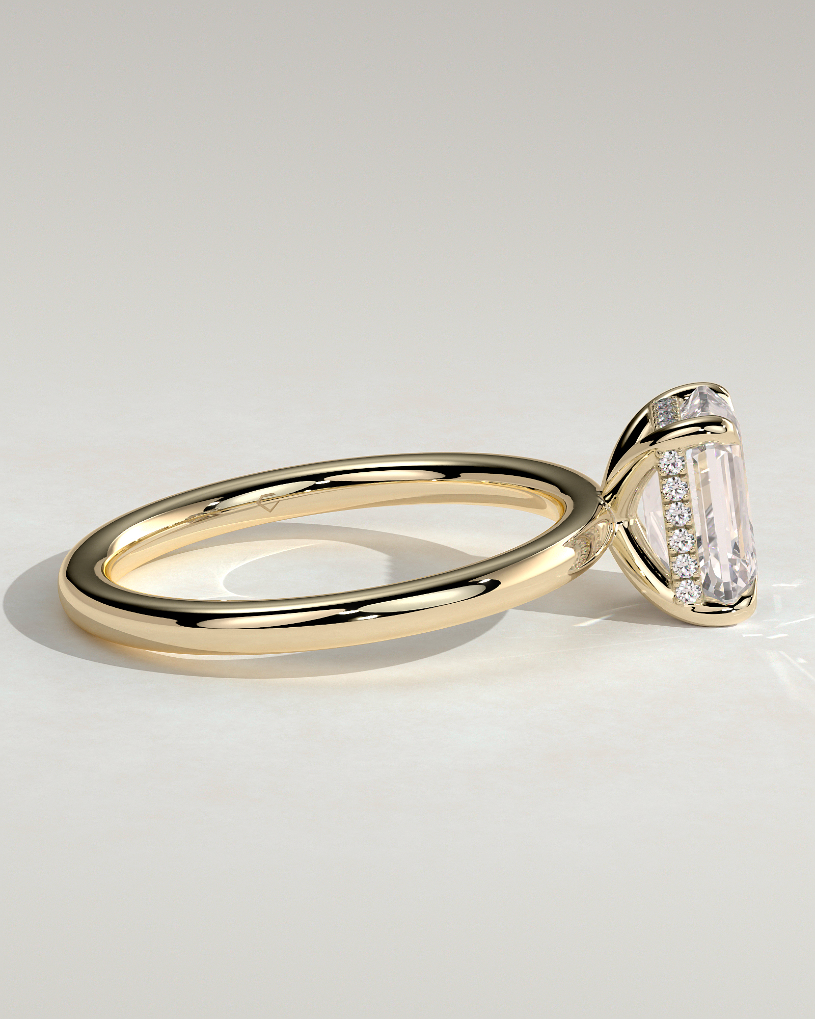 Alice  Emerald Solitaire - 18k Yellow Gold