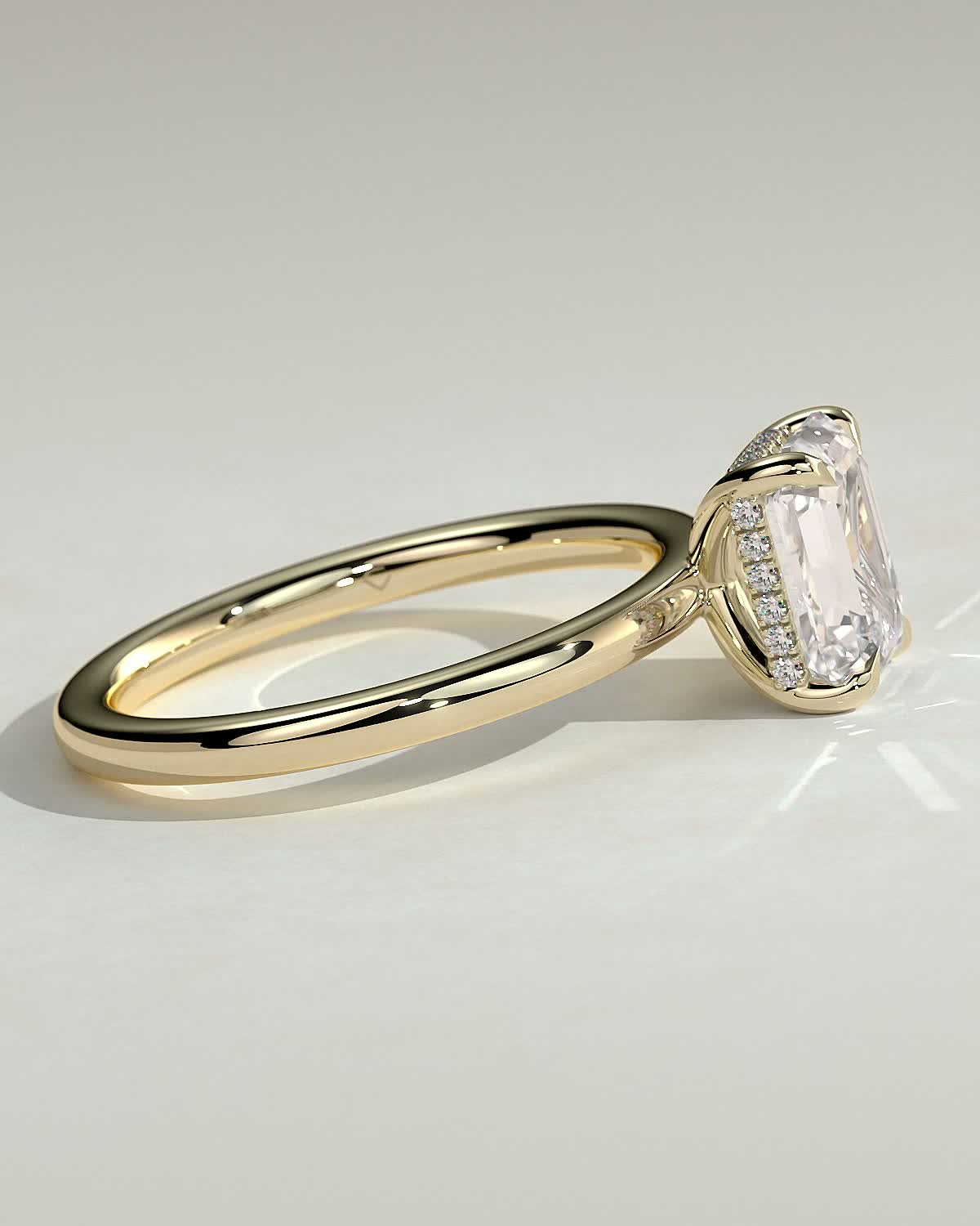 Alice  Emerald Solitaire - 18k Yellow Gold