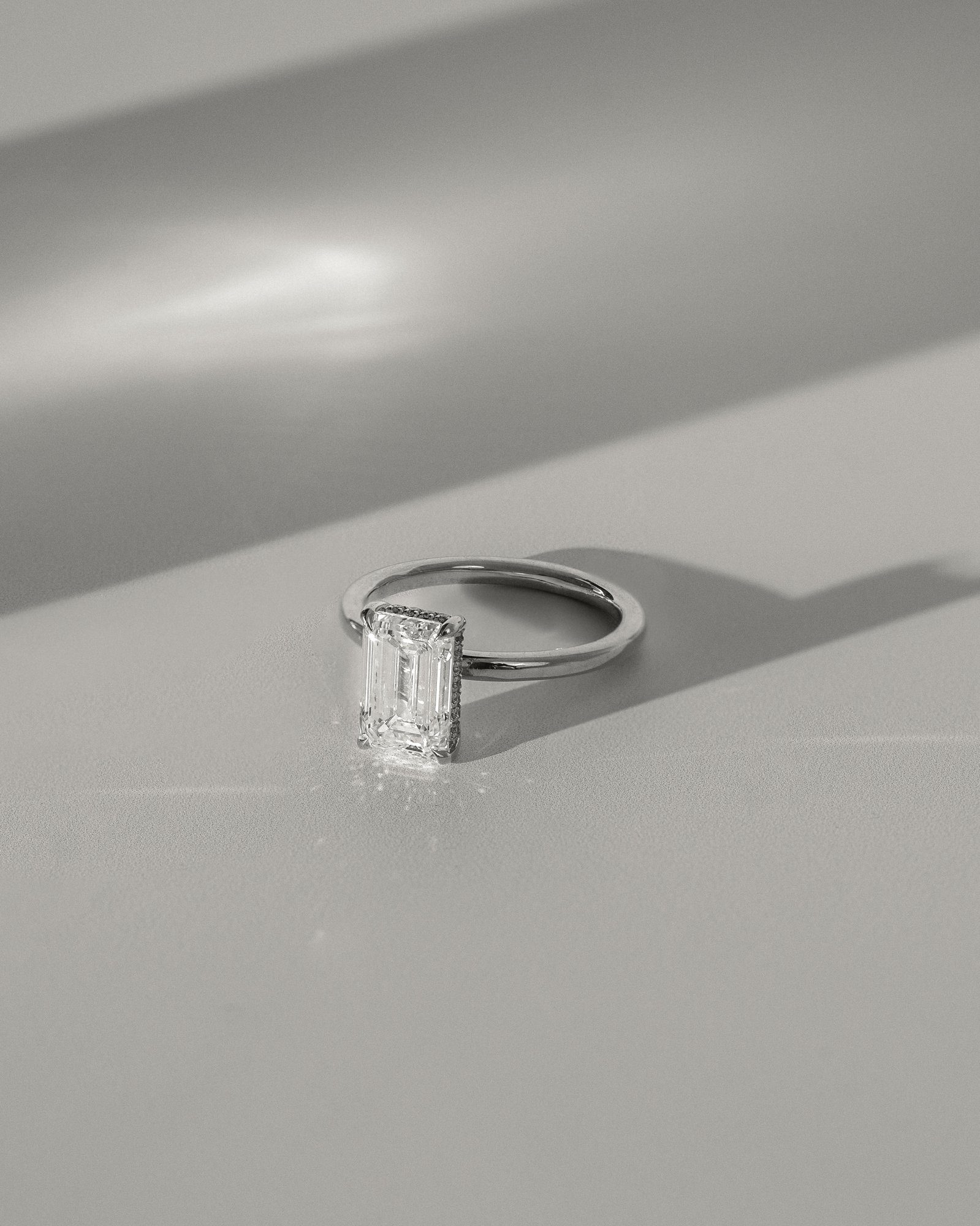 Alice  Emerald Solitaire Lifestyle Image