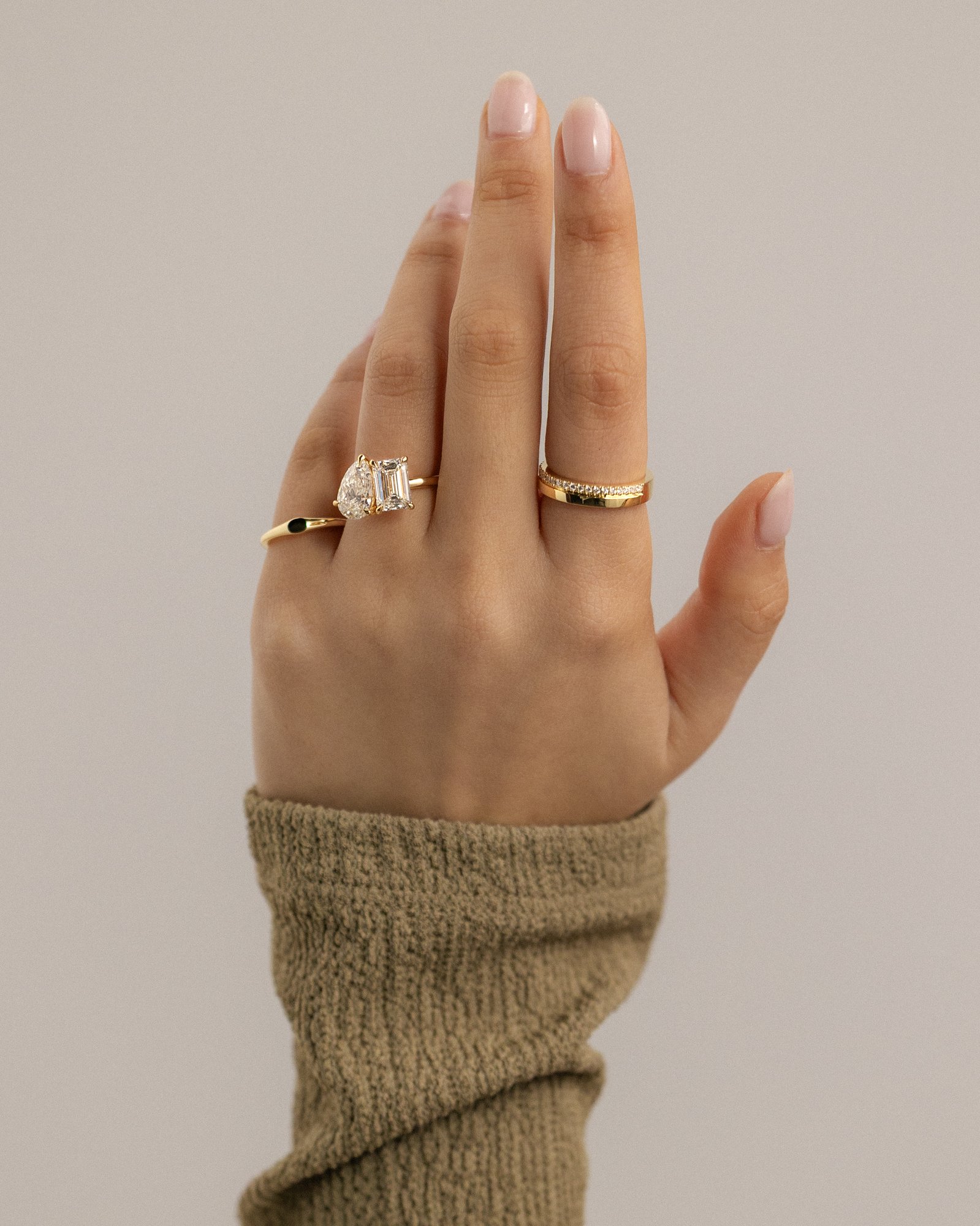 Amor - Pear and Emerald Toi Et Moi Lifestyle Image