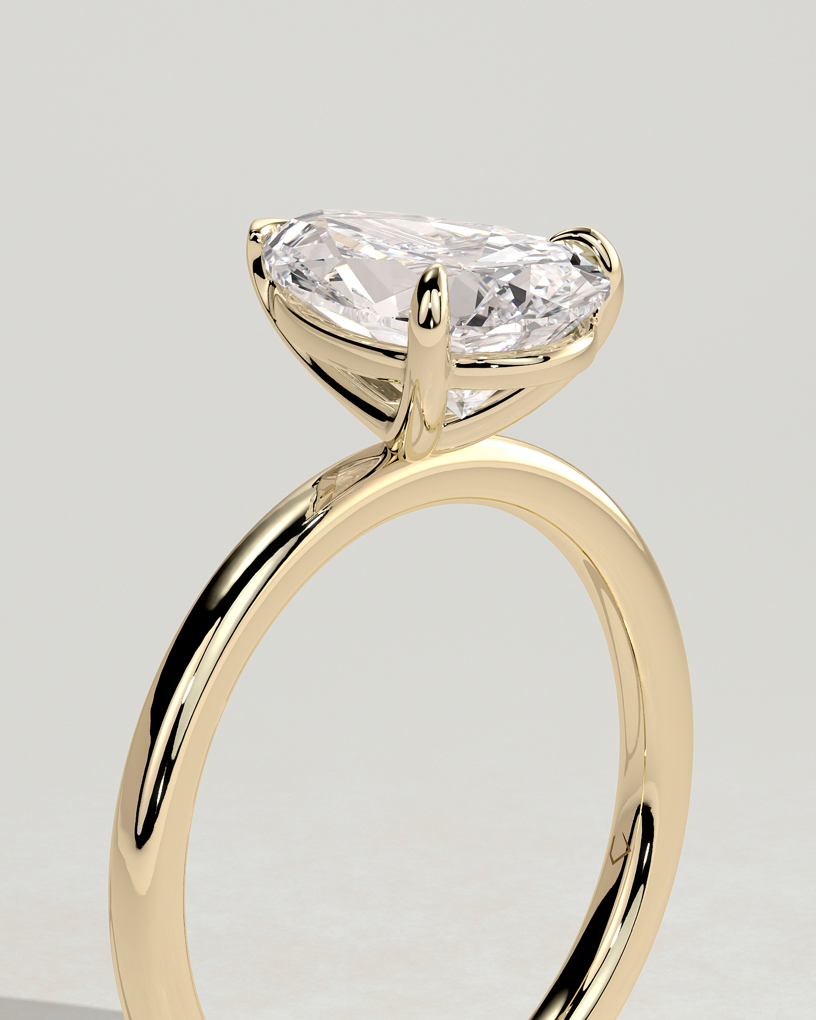 Amy  3 Claw Pear Solitaire - 18k Yellow Gold V Claw