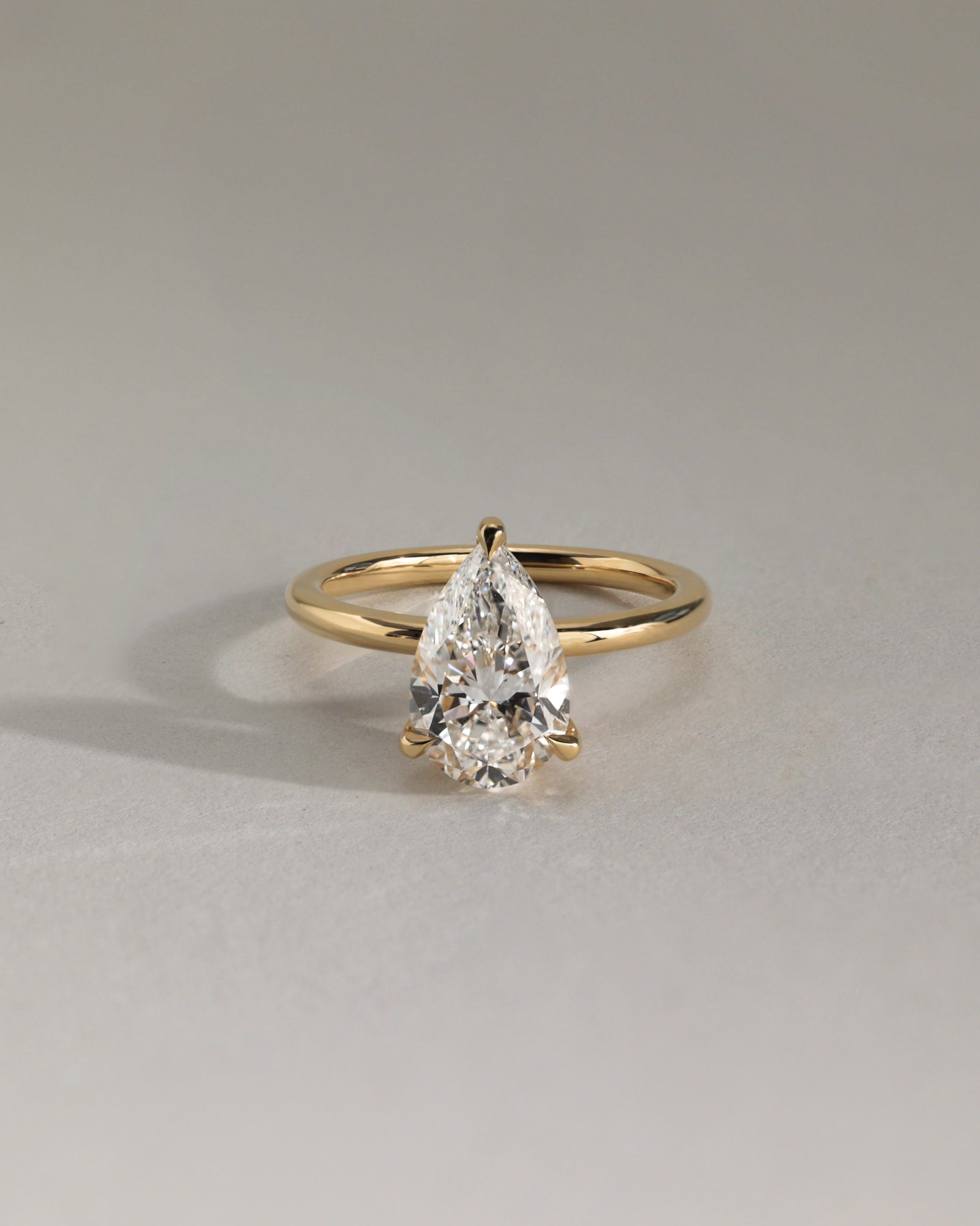 Amy  3 Claw Pear Solitaire Lifestyle Image