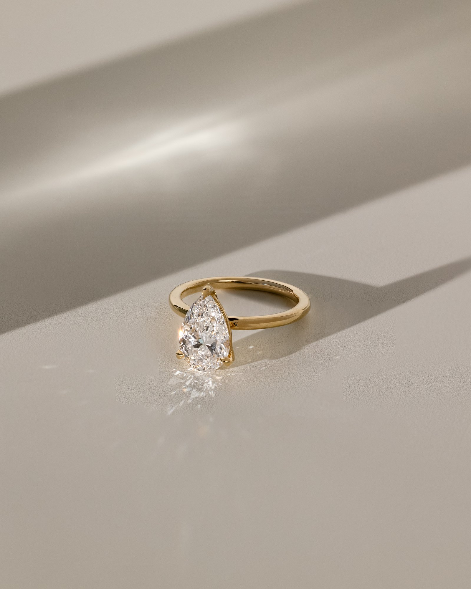 Amy  3 Claw Pear Solitaire Lifestyle Image