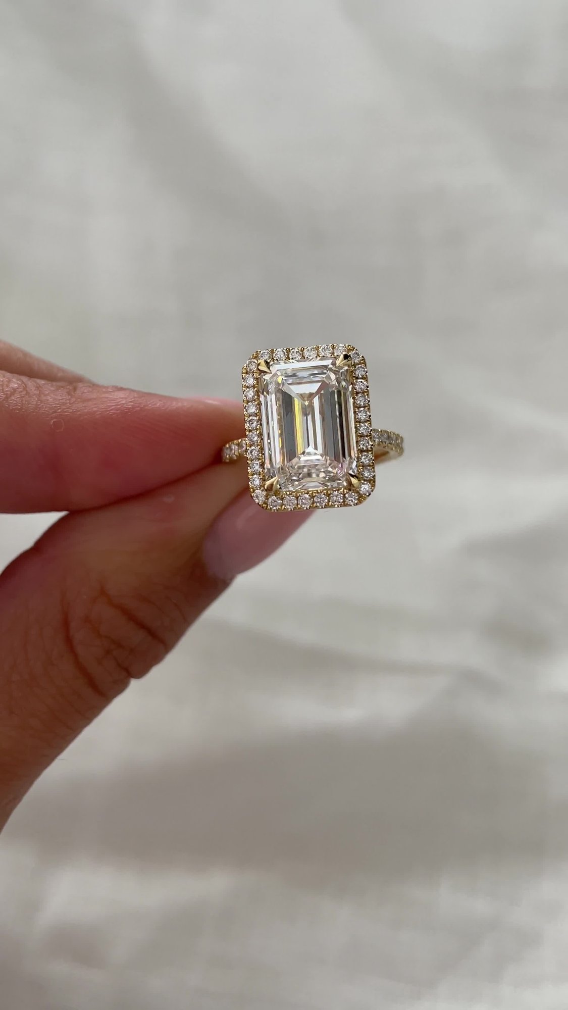 Analyce  Emerald Halo with Pave Lifestyle Image