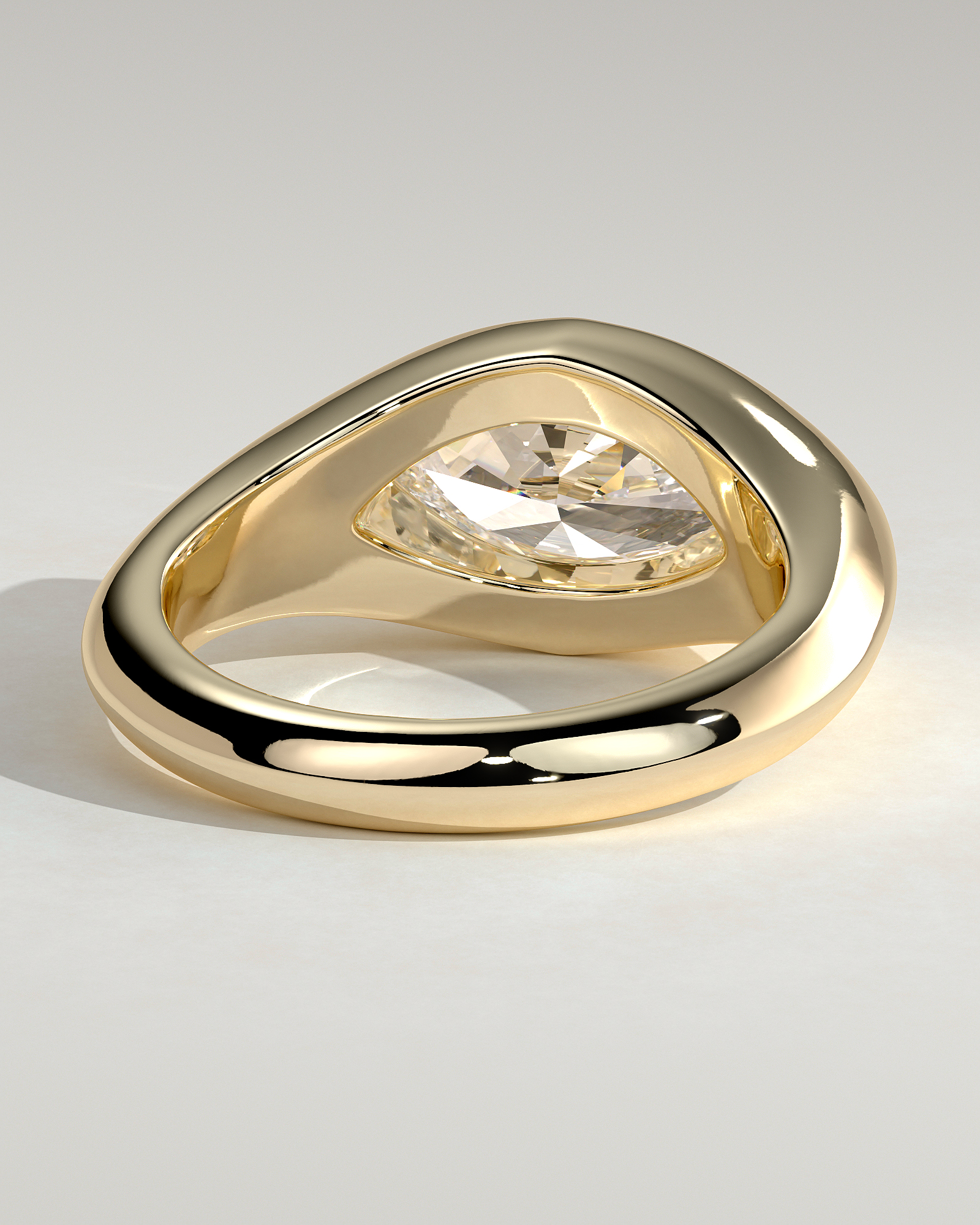 Angie - Marquise East West Bezel Solitaire - 18k Yellow Gold