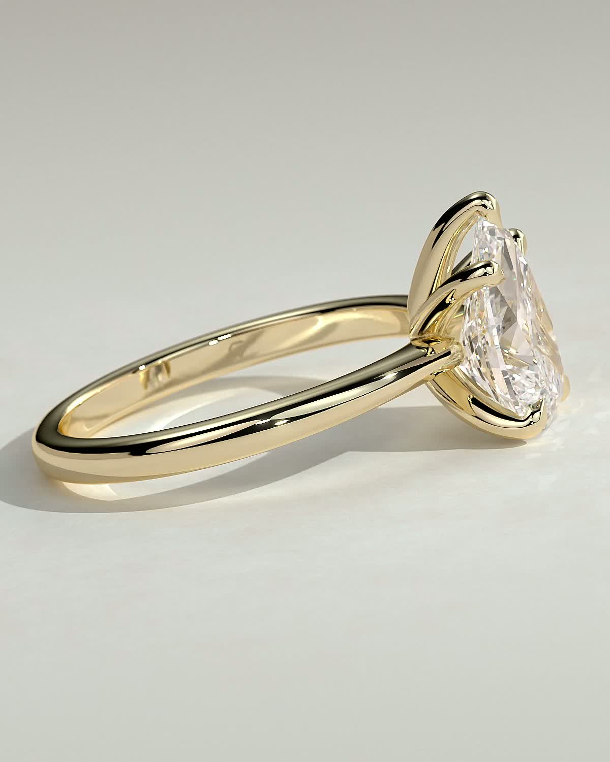 Aspen  5 Claw Pear Solitaire - 18k Yellow Gold