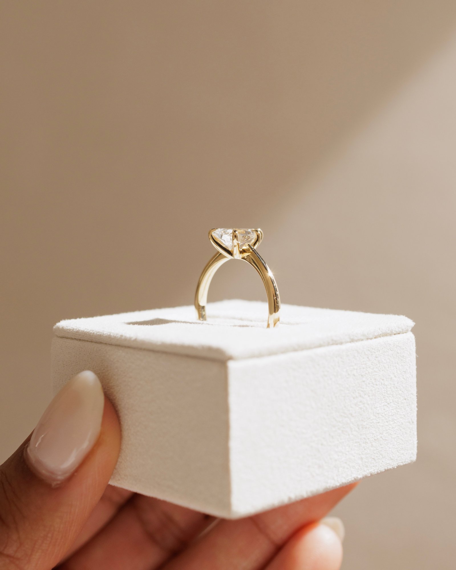 Aspen  5 Claw Pear Solitaire Lifestyle Image