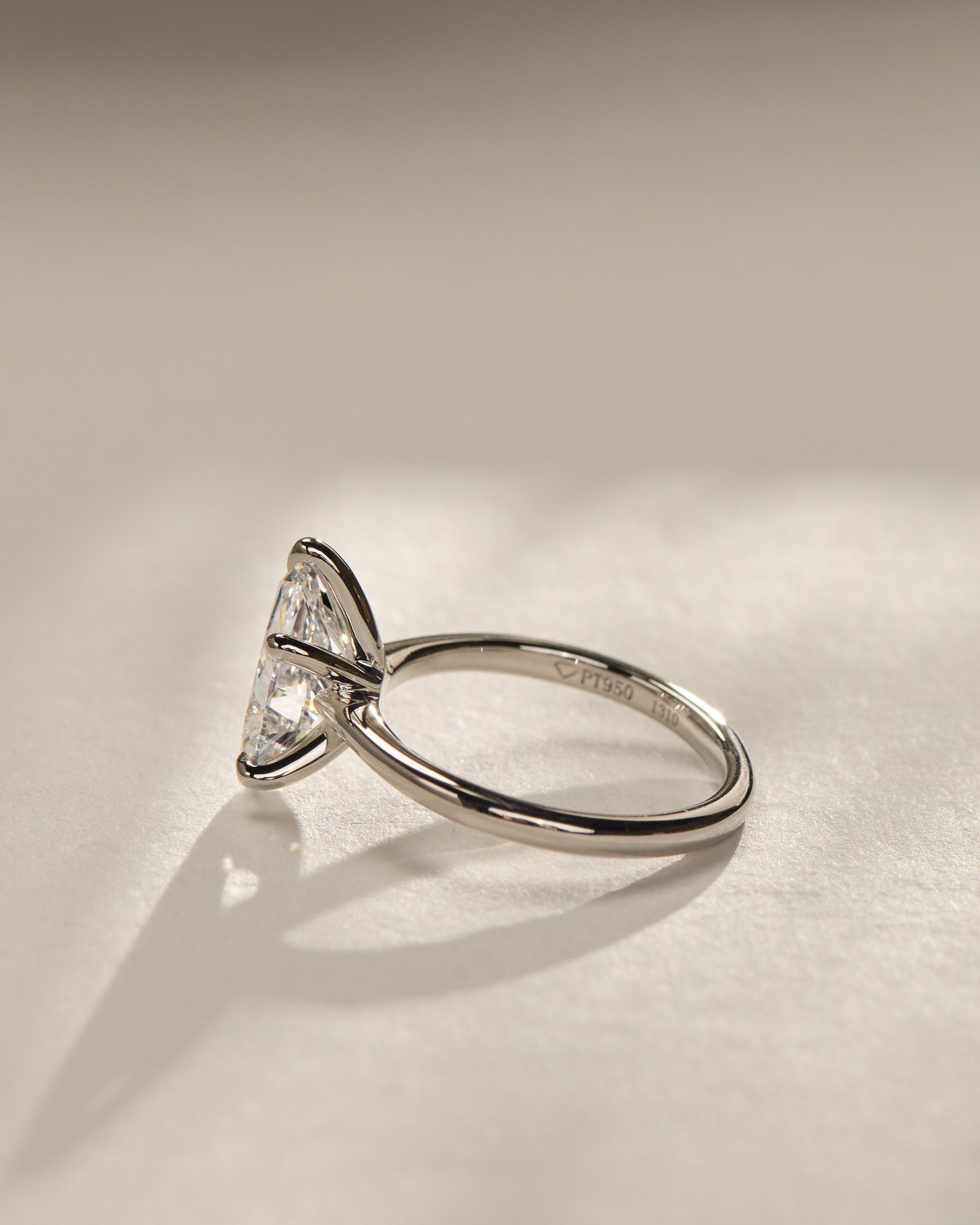 Aspen  5 Claw Pear Solitaire Lifestyle Image