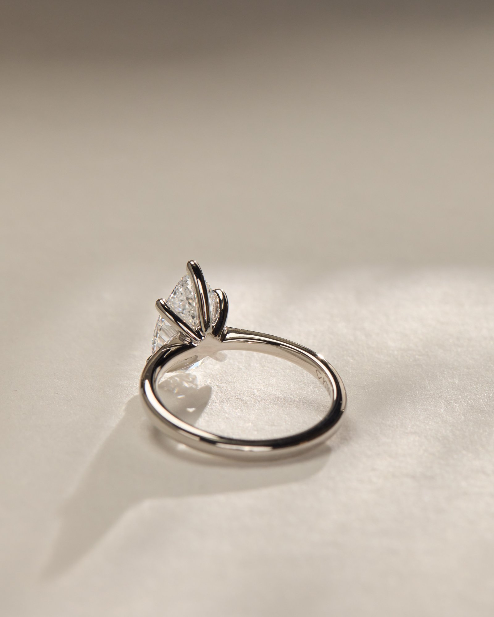 Aspen  5 Claw Pear Solitaire Lifestyle Image