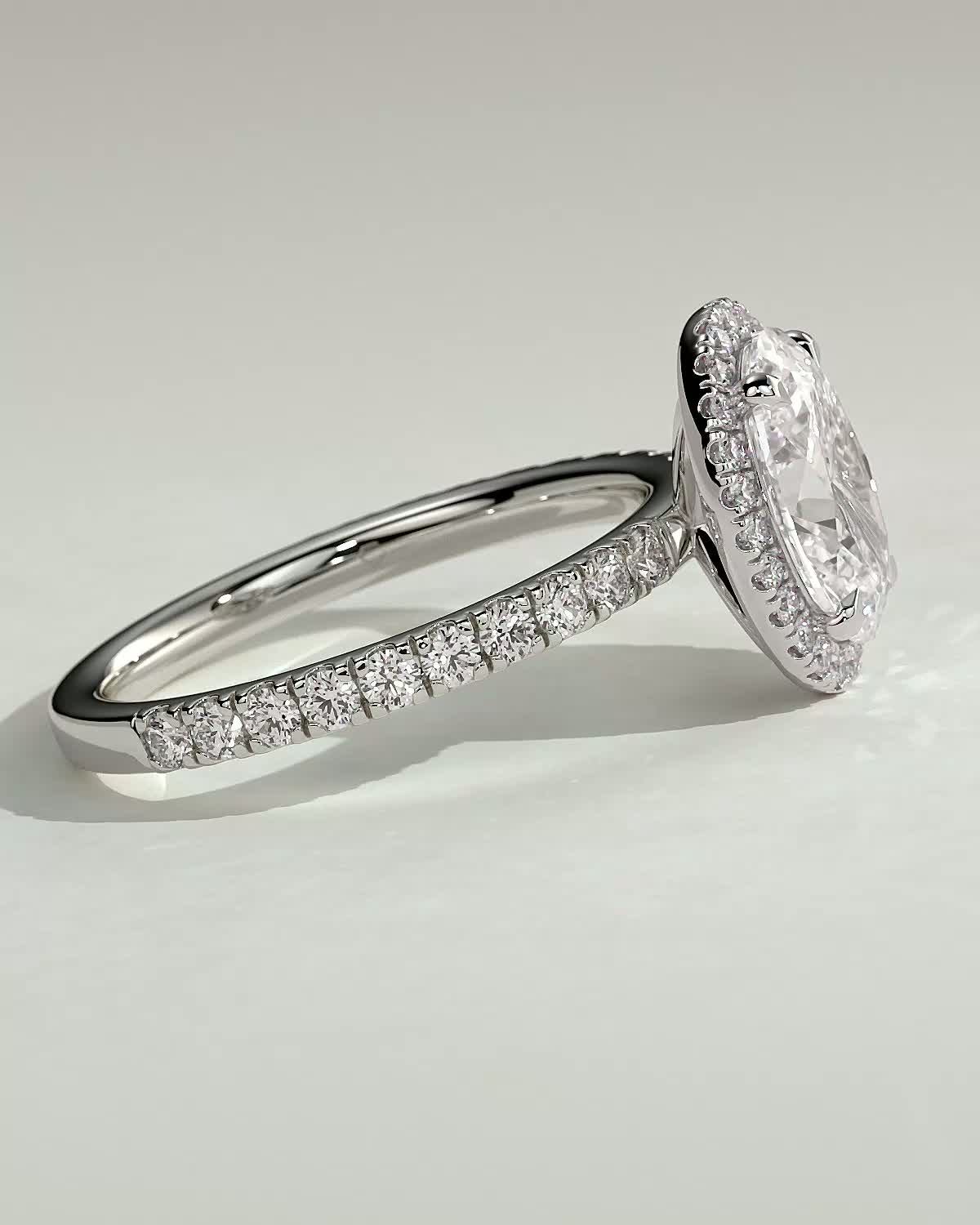 Aurora  Oval Halo with Pav - 18k White Gold