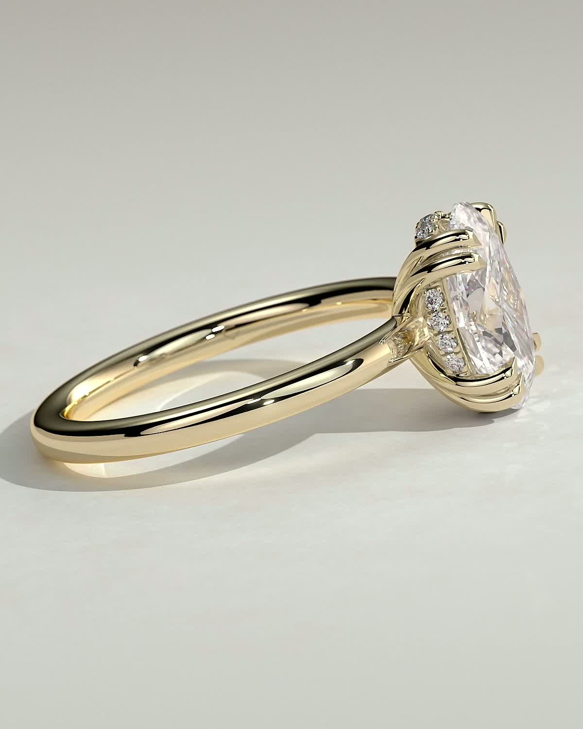 Avery  Double Tipped 4 Claw Oval Solitaire - 18k Yellow Gold