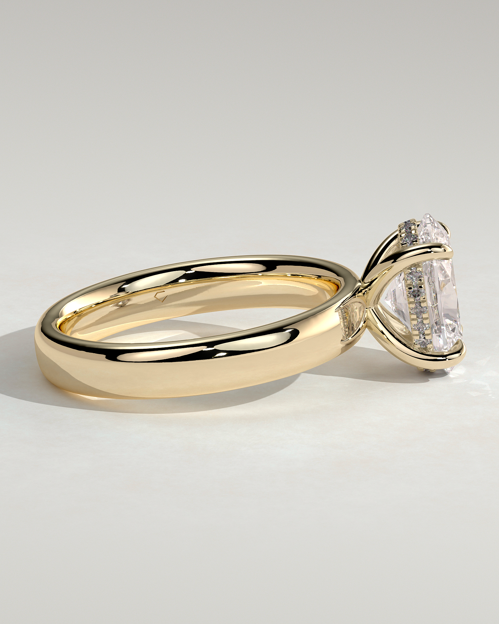 Bronte - Oval Solitaire with Cigar Band - 18k Yellow Gold High Setting