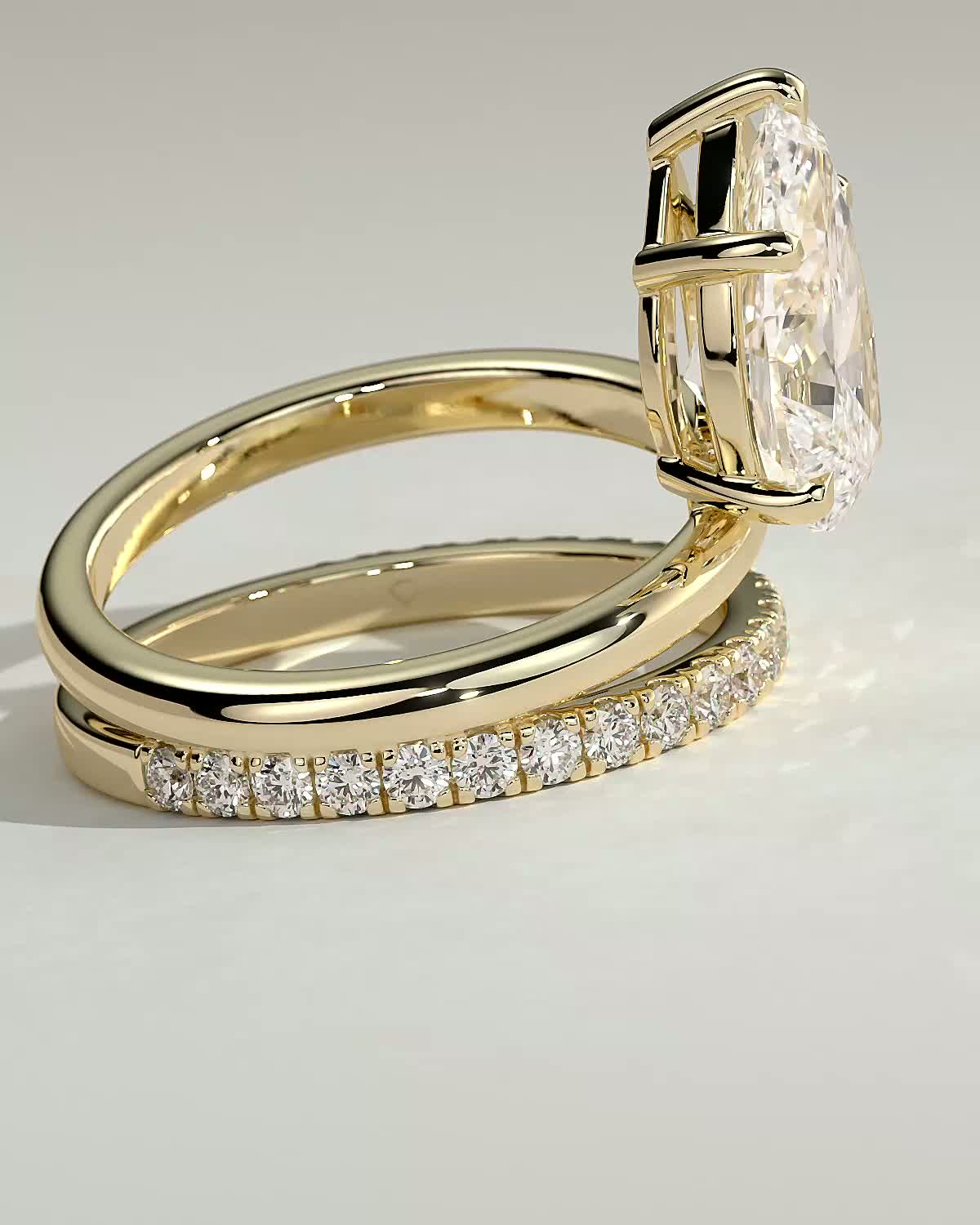 Candice - Double Band Pear Solitaire - 18k Yellow Gold