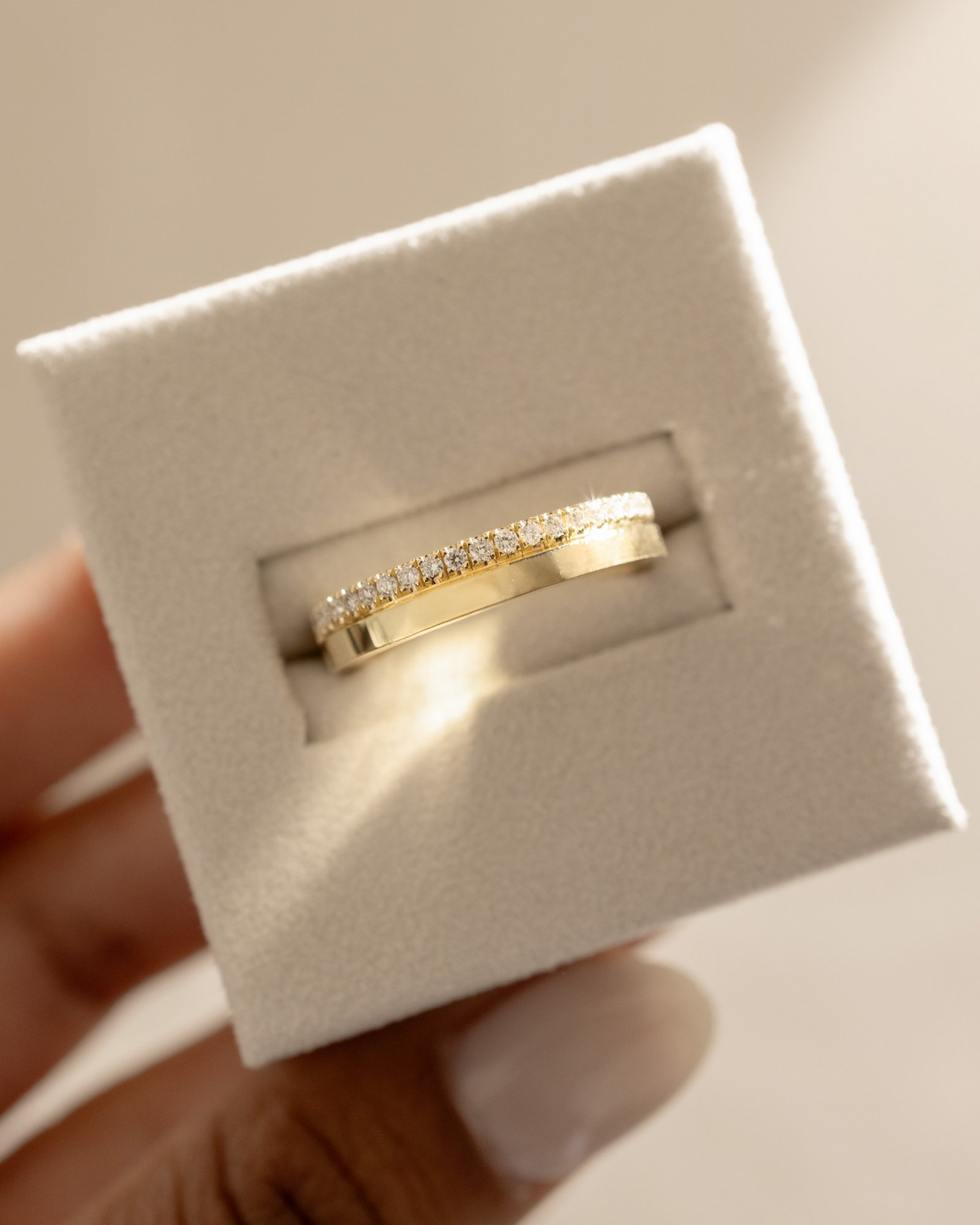 Clara - Cigar Band with Pav Edge Lifestyle Image