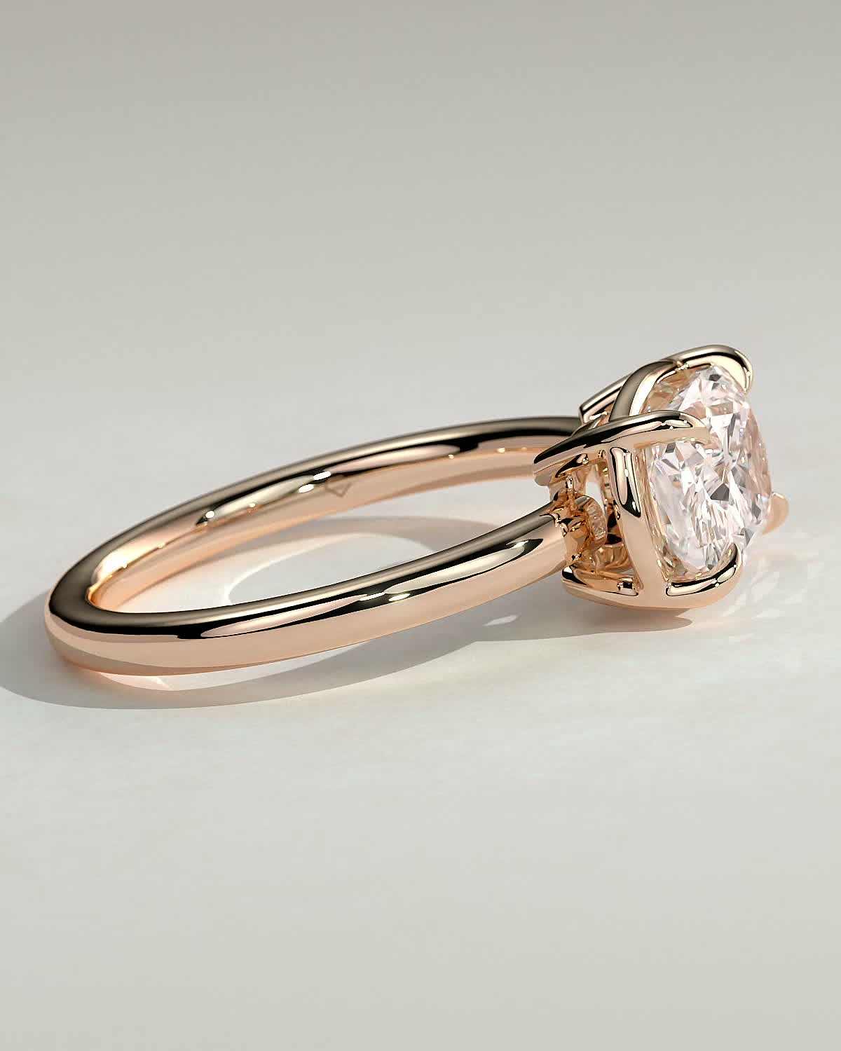 Daya - Elongated Cushion East West Bezel Frame Solitaire with Claws - 18k Rose Gold