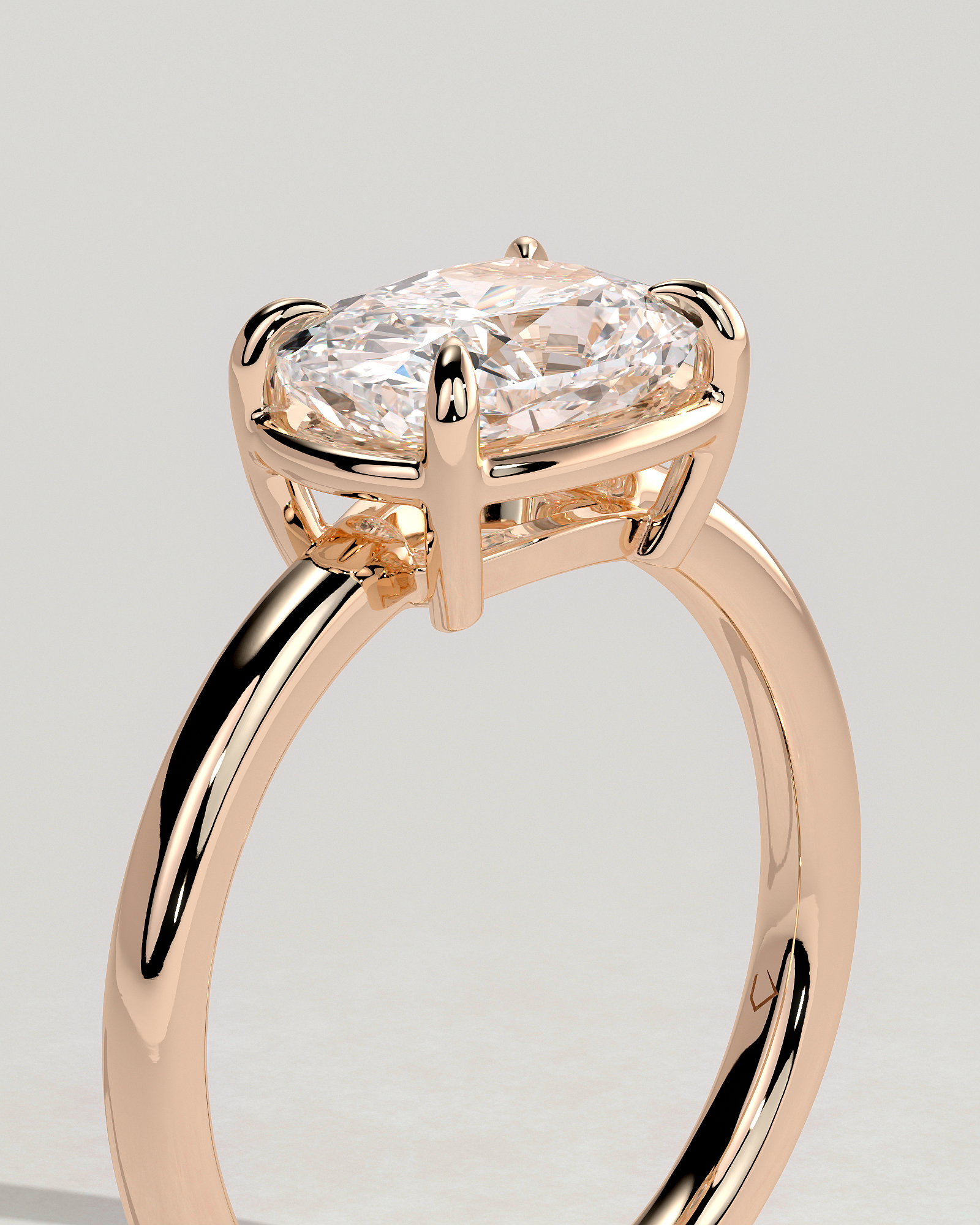 Daya - Elongated Cushion East West Bezel Frame Solitaire with Claws - 18k Rose Gold