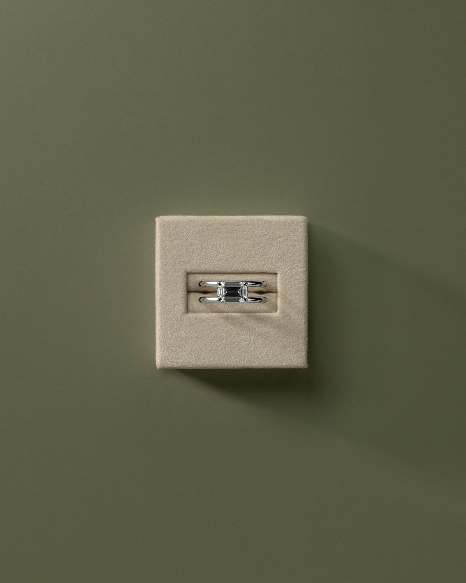 Devon - Emerald Solitaire with Double Band - 18k White Gold