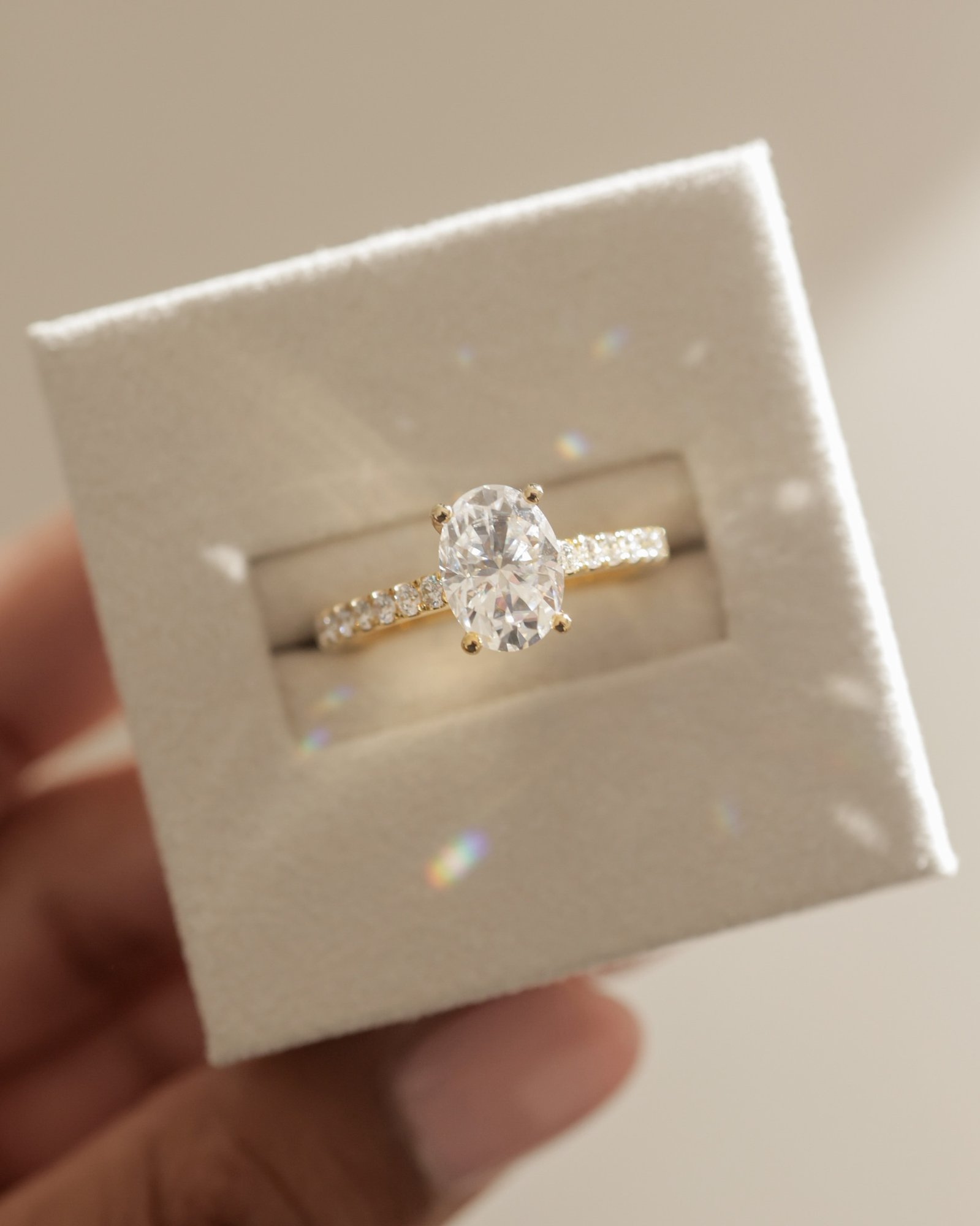 Eloise  Oval Pav Solitaire Lifestyle Image