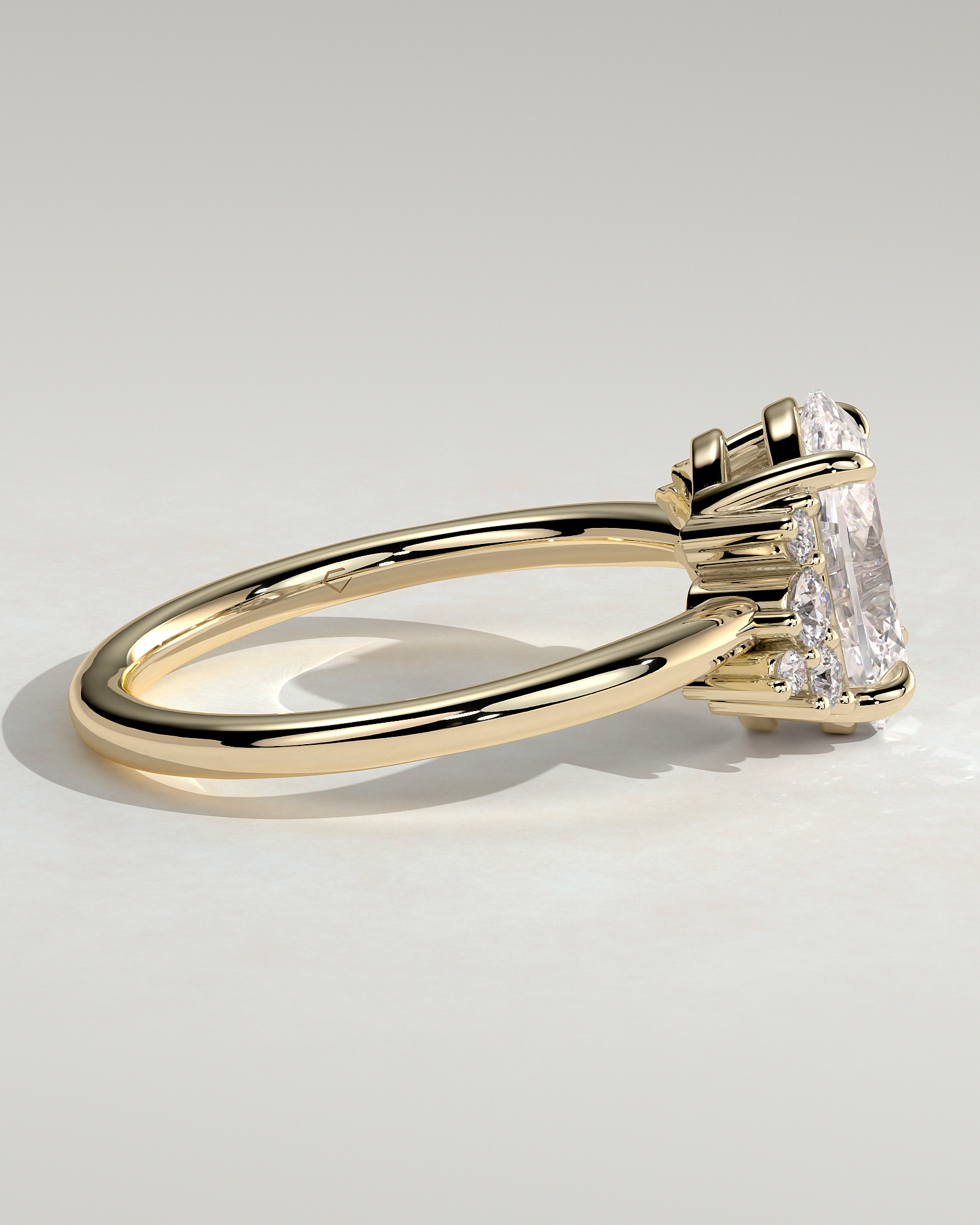 Esther - Oval Solitaire with Tapered Band - 18k Yellow Gold