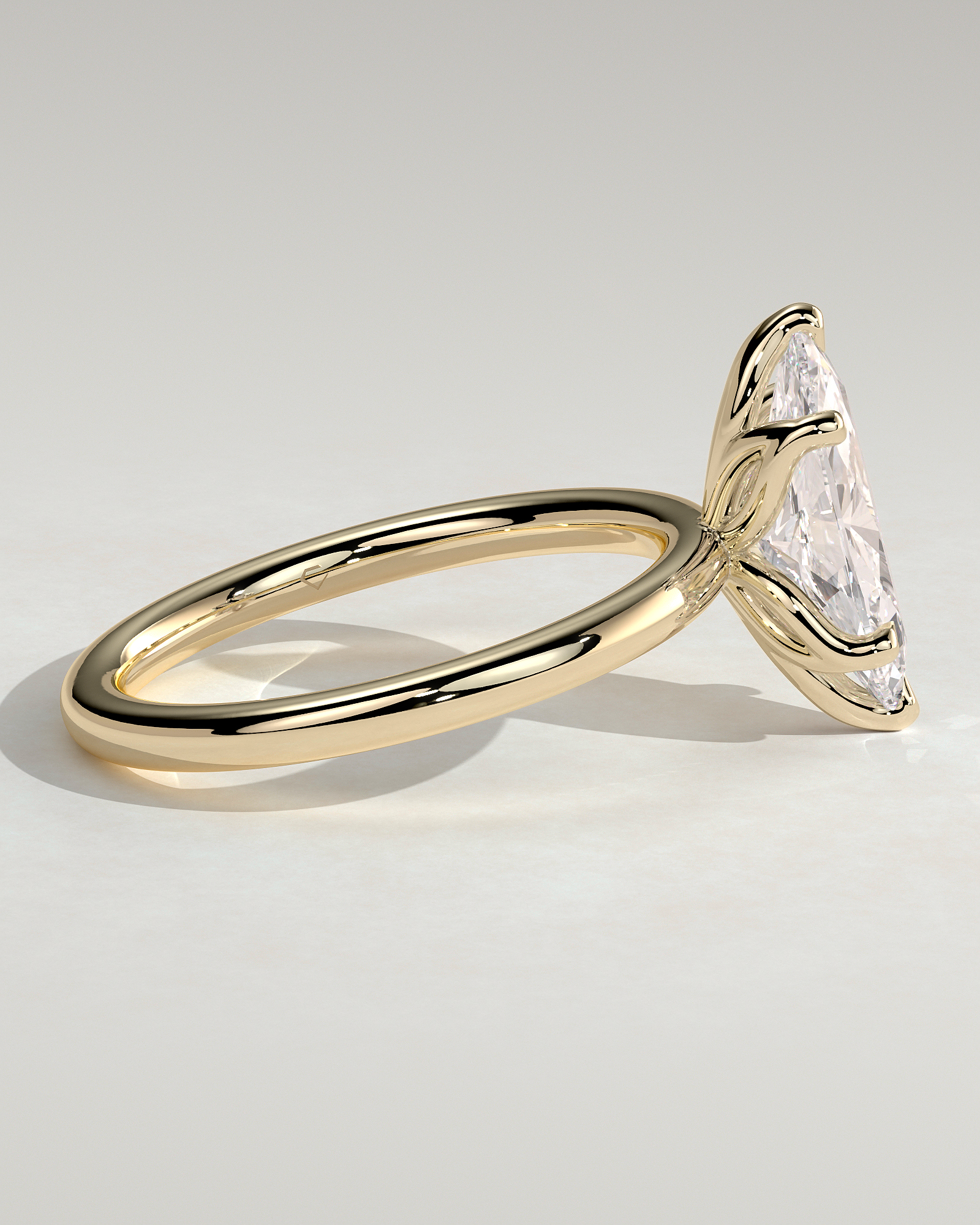 Eve - 6 Claw Marquise Solitaire - 18k Yellow Gold