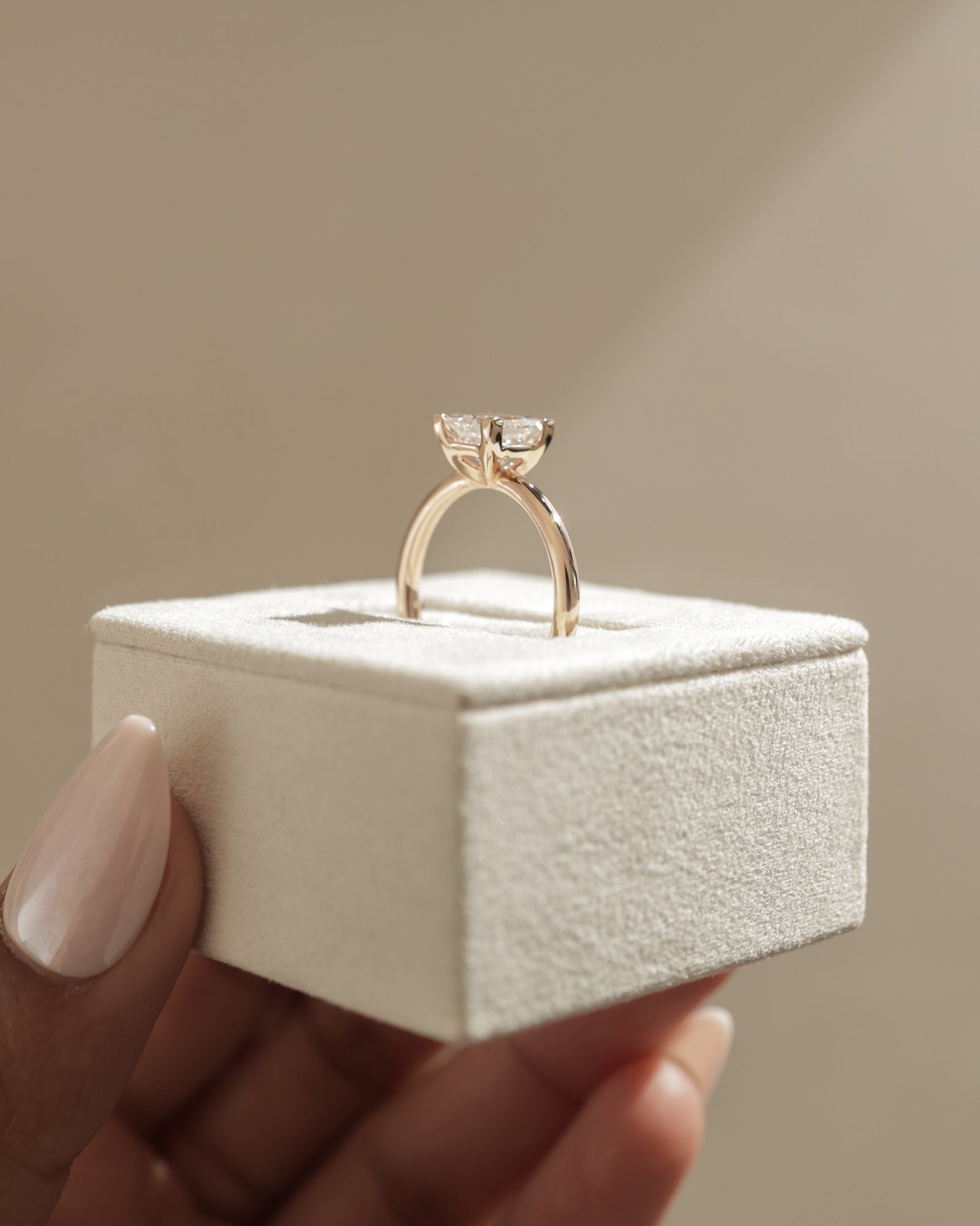 Glinda - 4 Claw Princess Solitaire Lifestyle Image