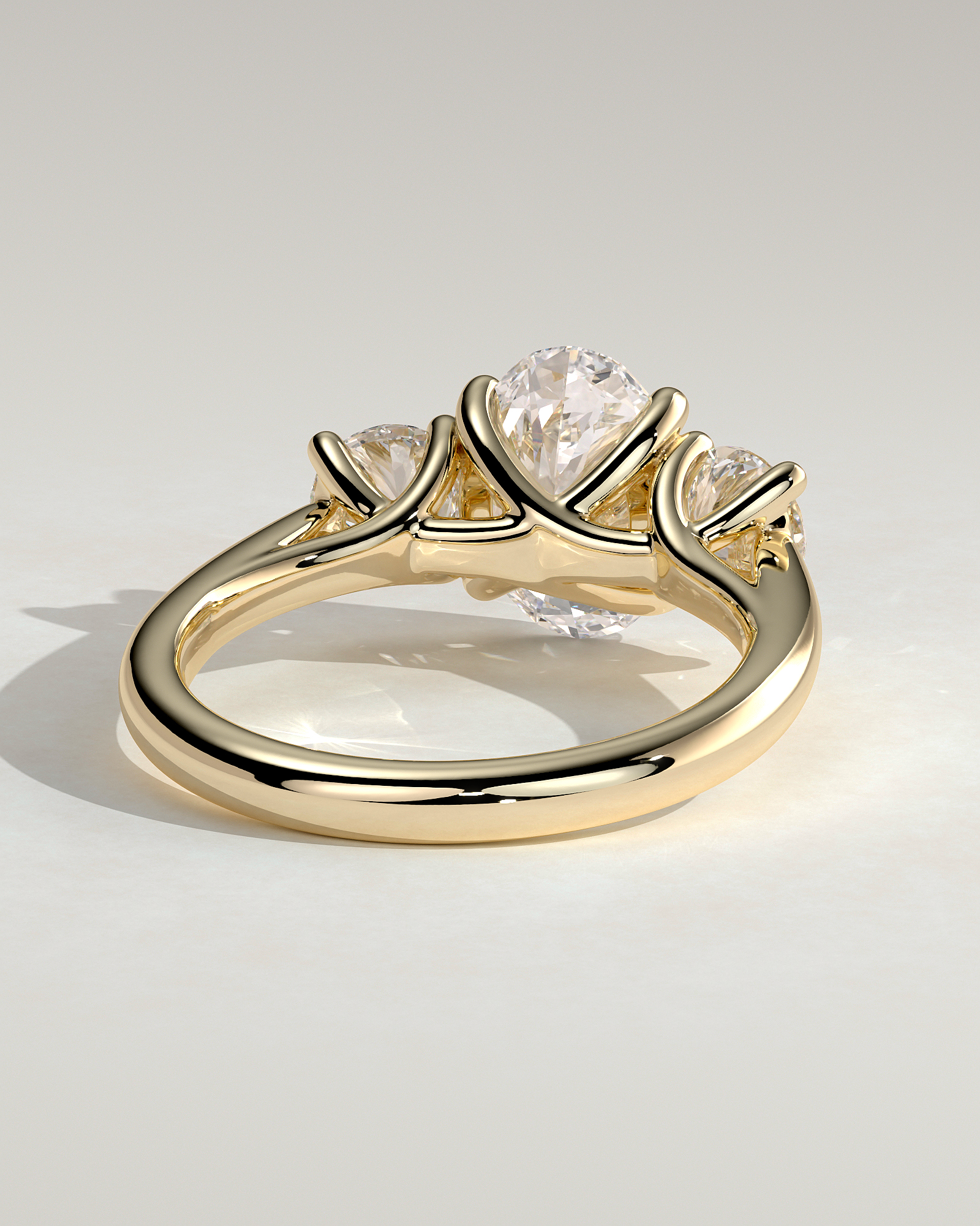 Grace  Trellis Oval Trilogy - 18k Yellow Gold