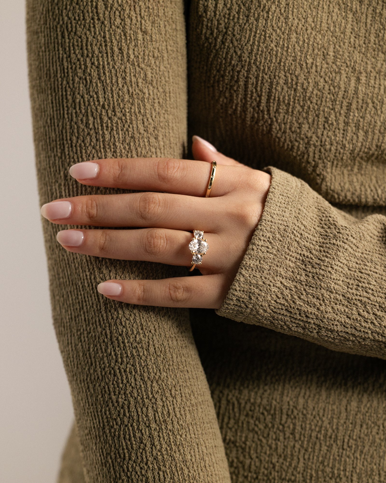 Grace  Trellis Oval Trilogy Lifestyle Image