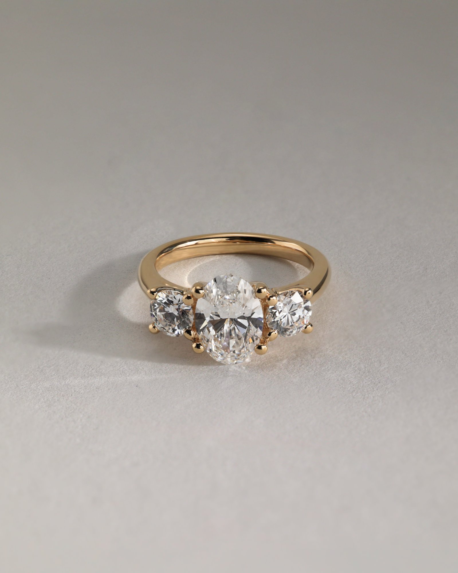 Grace  Trellis Oval Trilogy Lifestyle Image