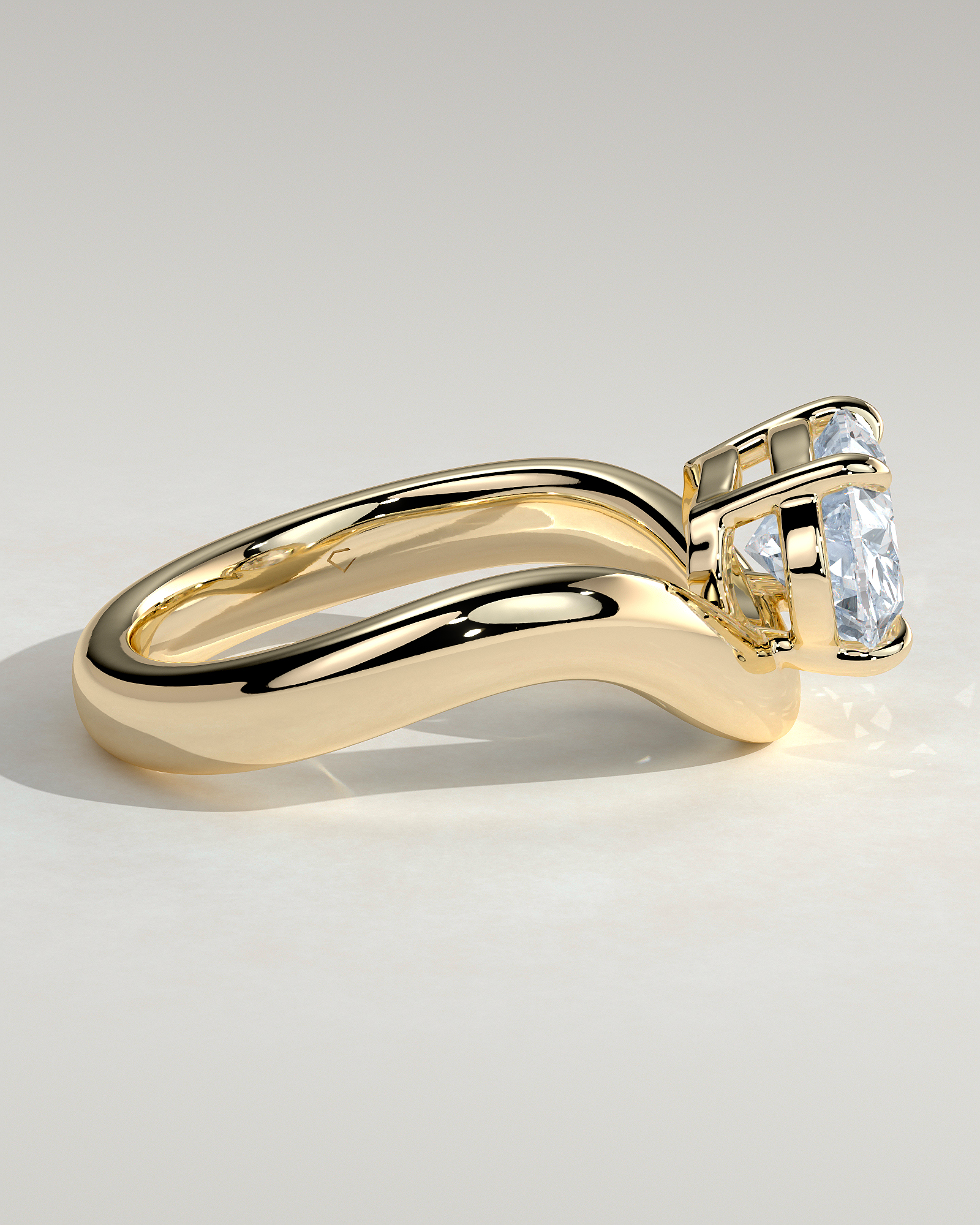 Hayley - Oval Solitaire with Twist Band - 18k Yellow Gold