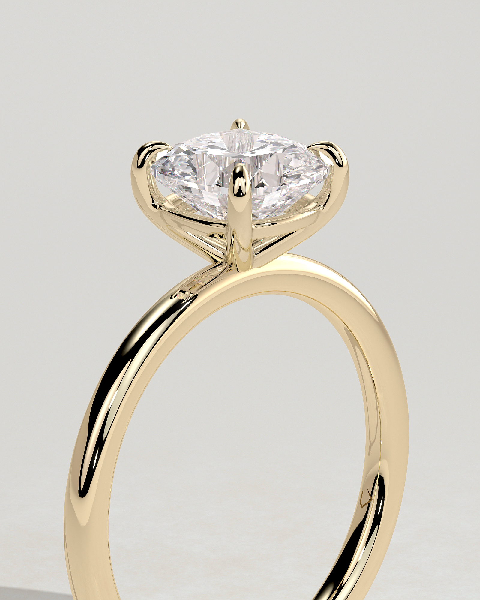 Hazel - Cushion Solitaire - 18k Yellow Gold