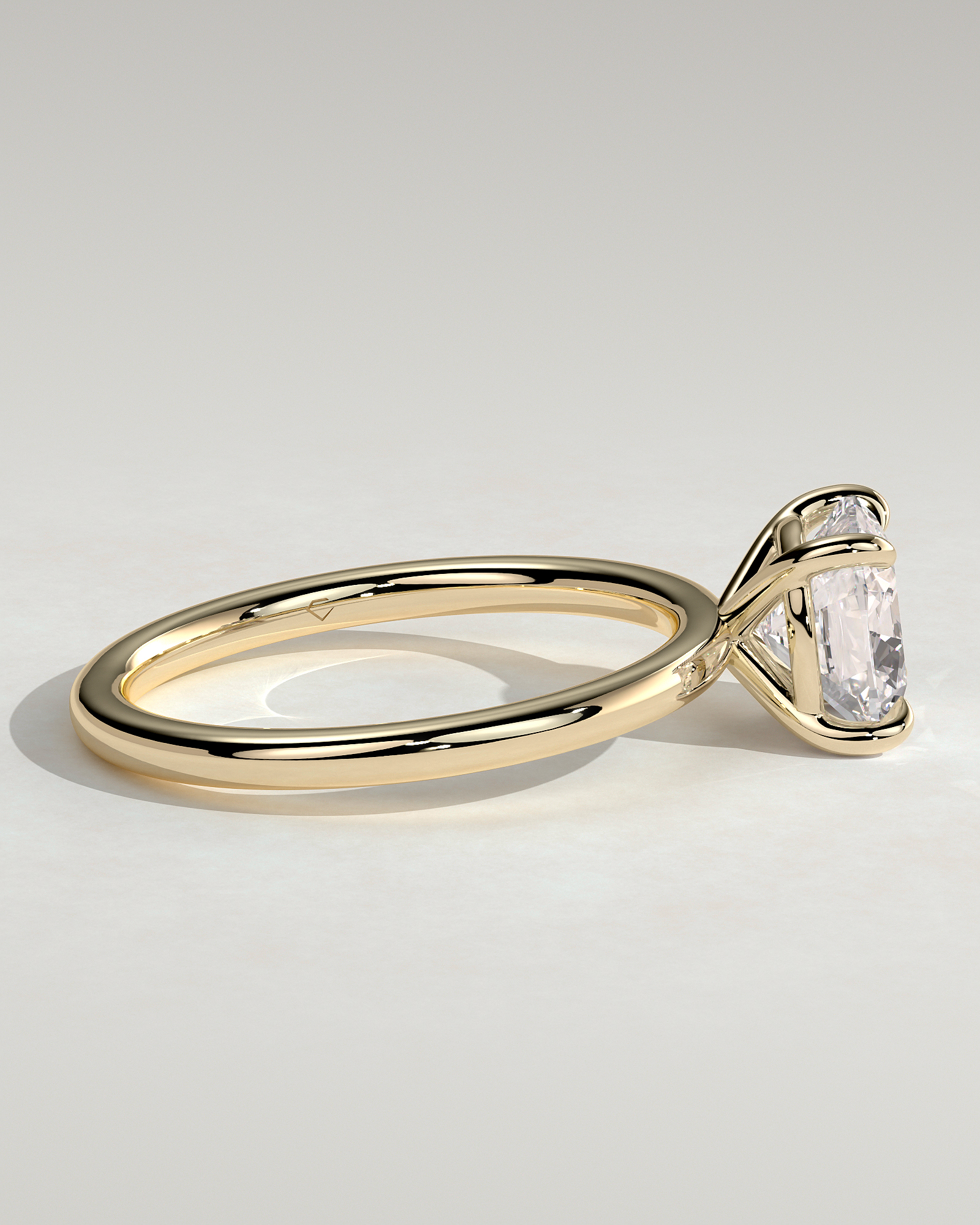 Hazel - Cushion Solitaire - 18k Yellow Gold