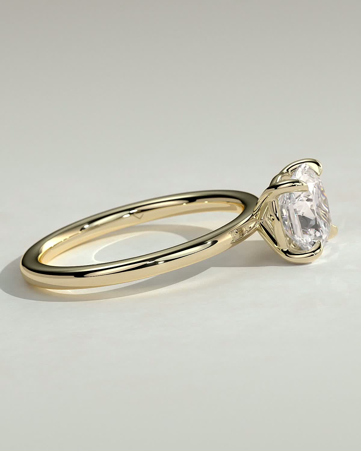 Hazel - Cushion Solitaire - 18k Yellow Gold
