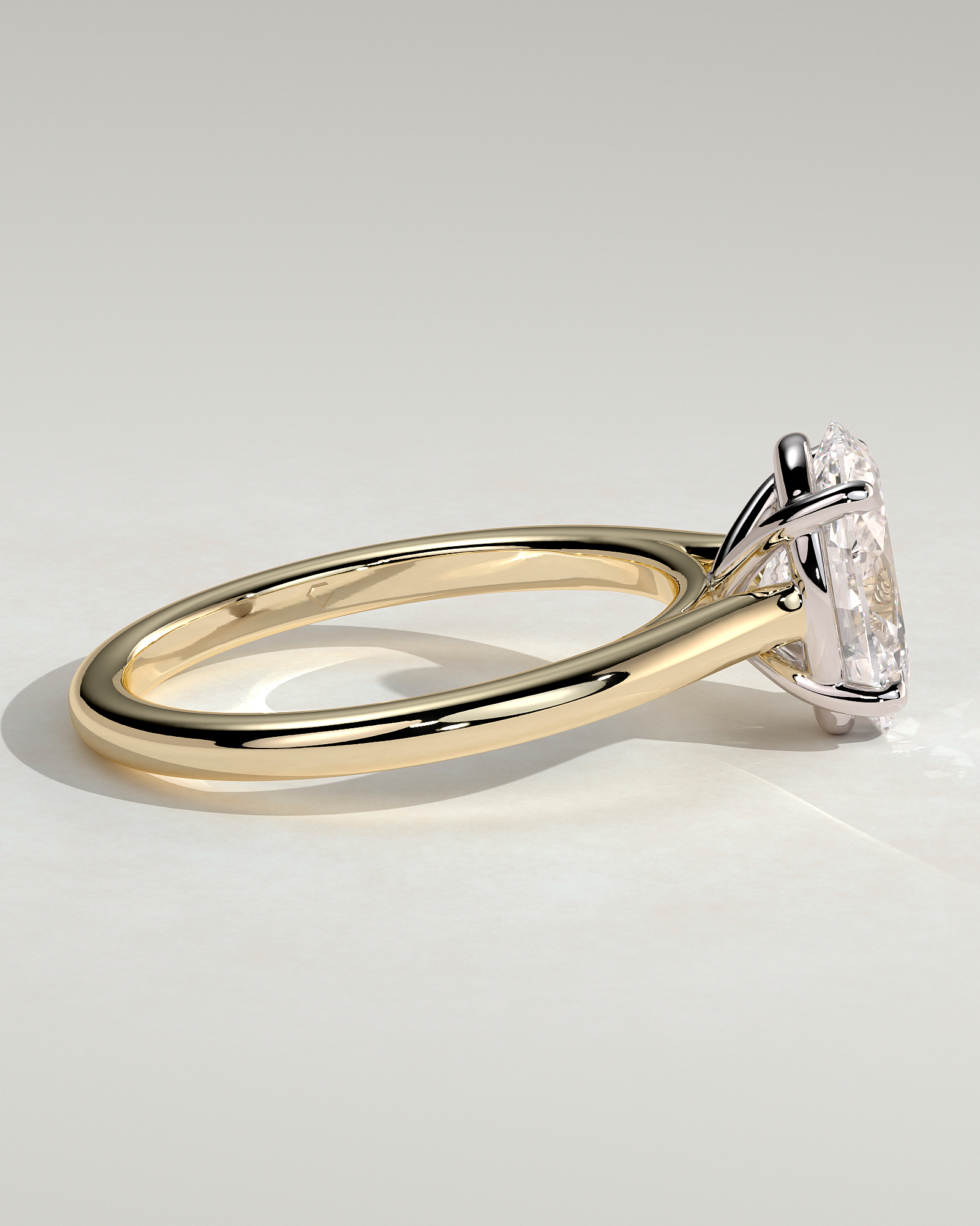 Hilary - 4 Claw Oval Solitaire - 18k Yellow Gold / 18k White Gold