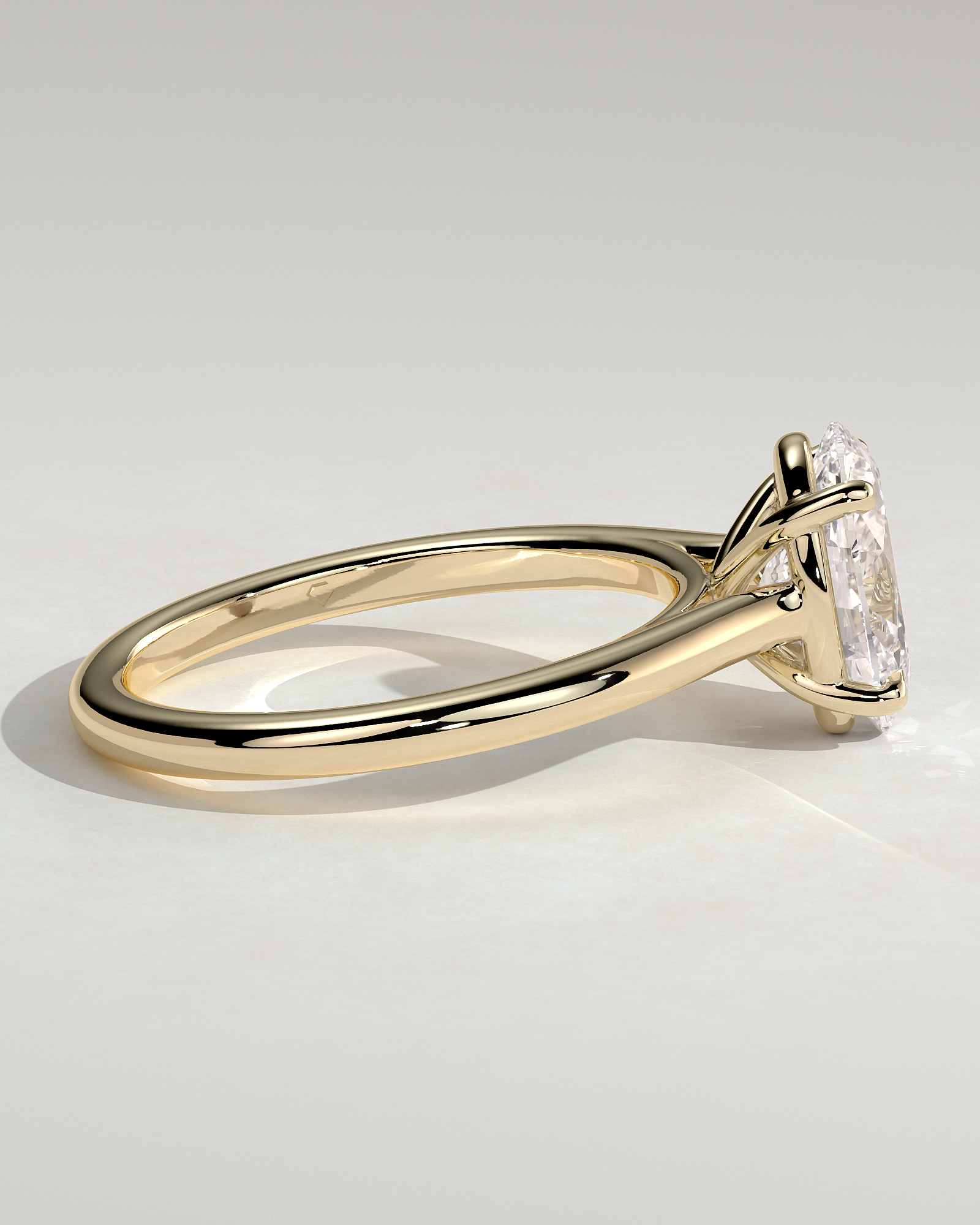 Hilary - 4 Claw Oval Solitaire - 18k Yellow Gold