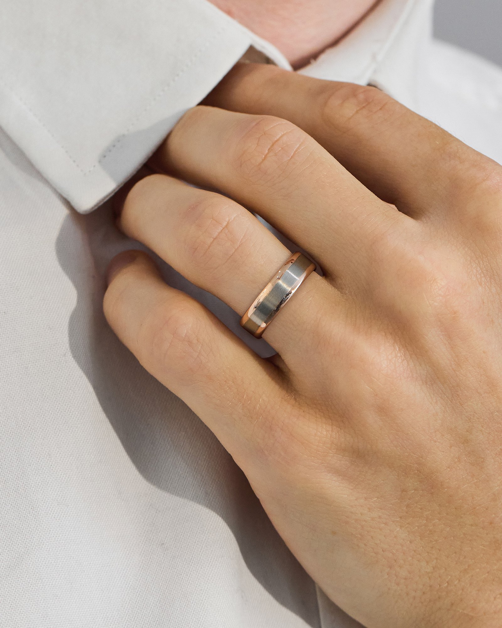 Jason Mens Wedding Ring Lifestyle Image