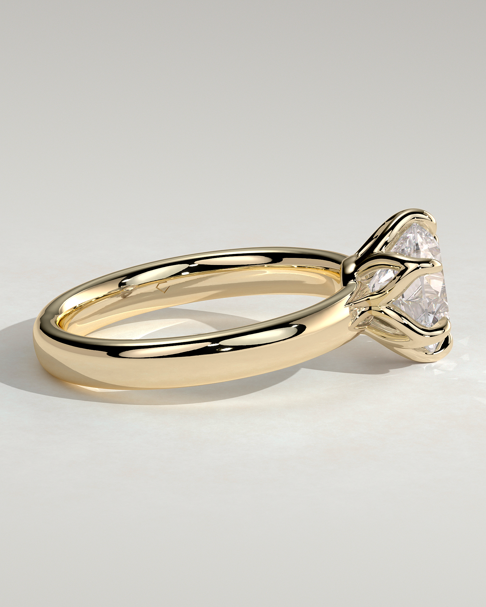 Jayden - 6 Claw Round Solitaire with Cigar Band - 18k Yellow Gold