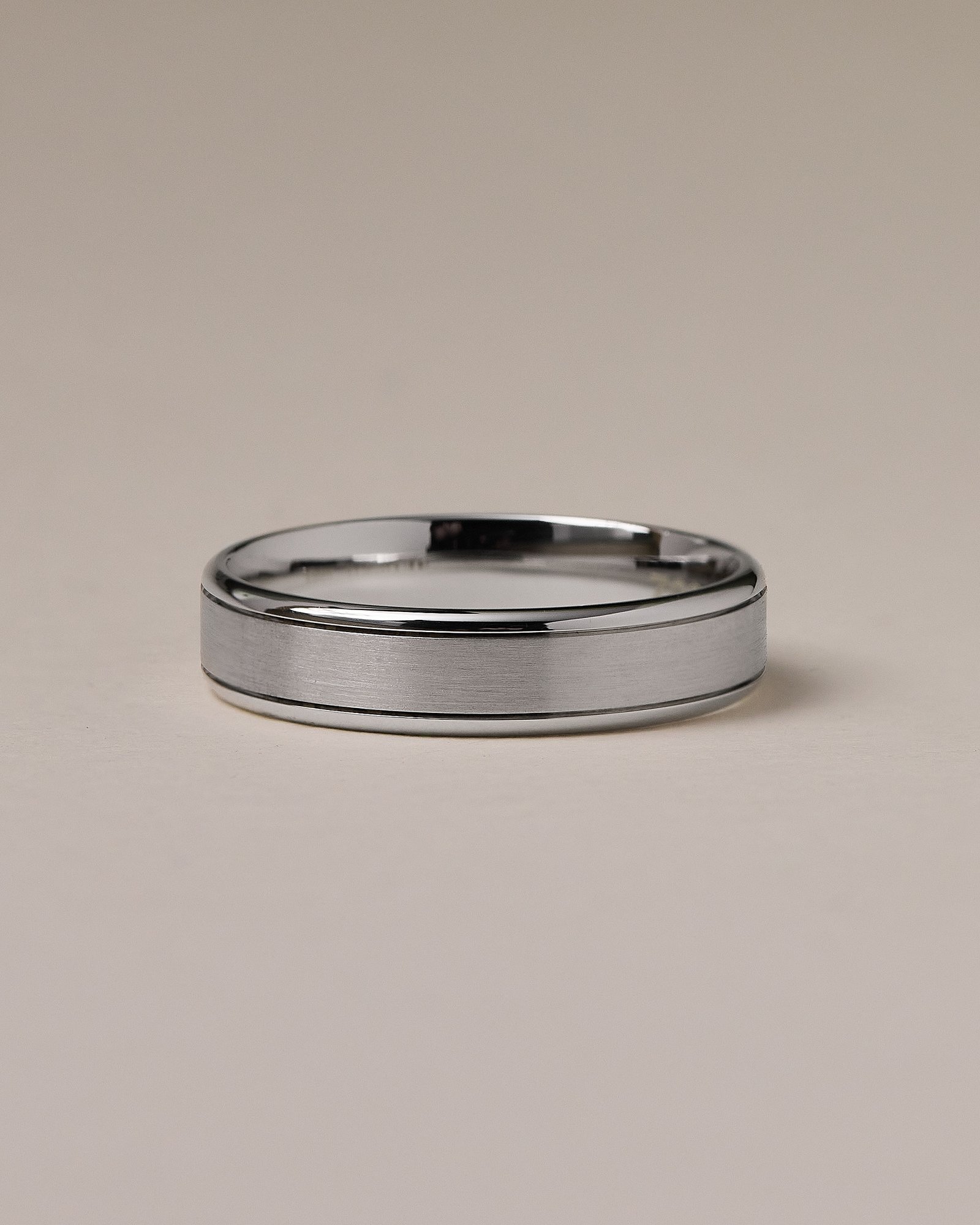 Jeremy Mens Wedding Ring Lifestyle Image