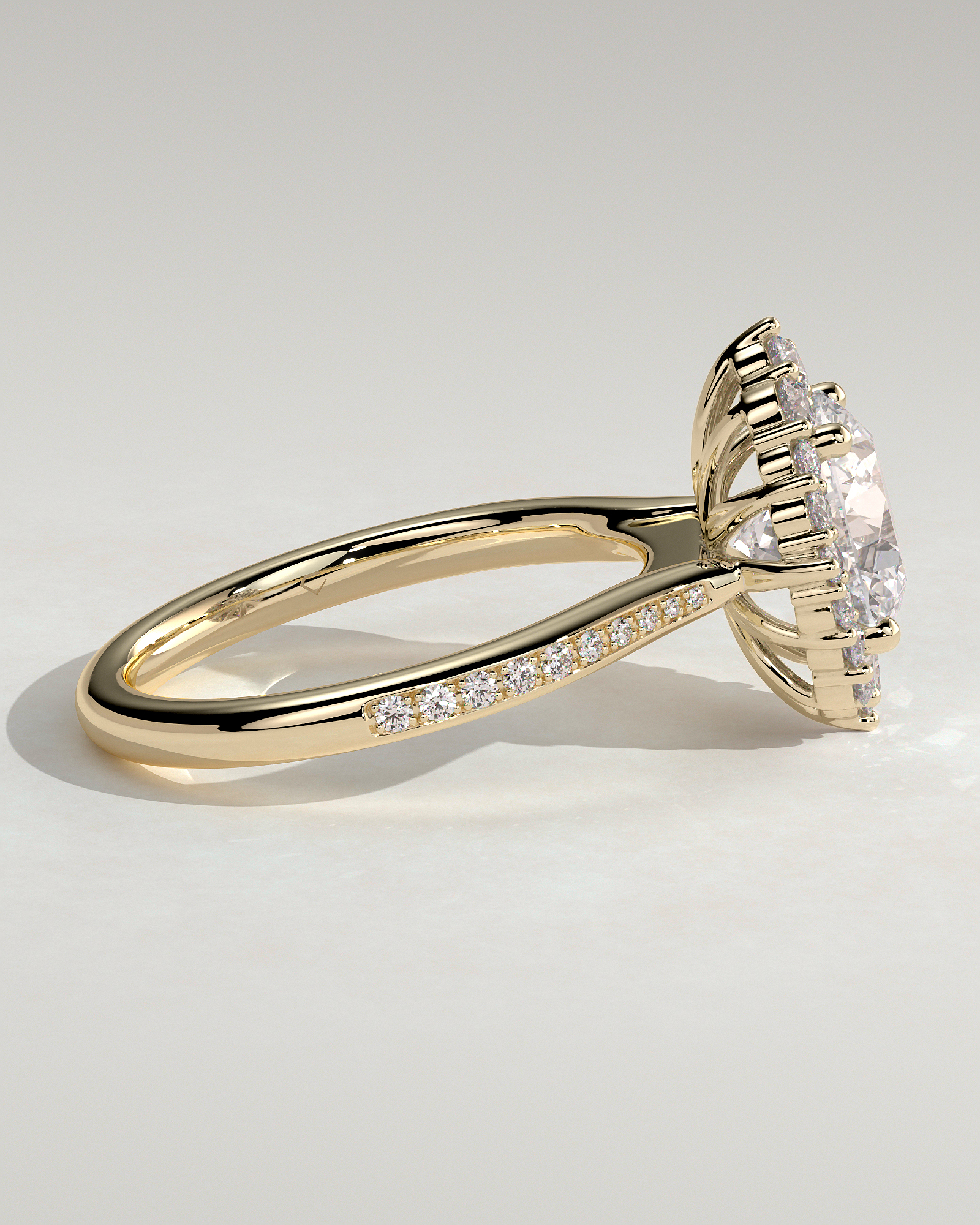 Jessica  Vintage-Style Round Halo with Pav - 18k Yellow Gold